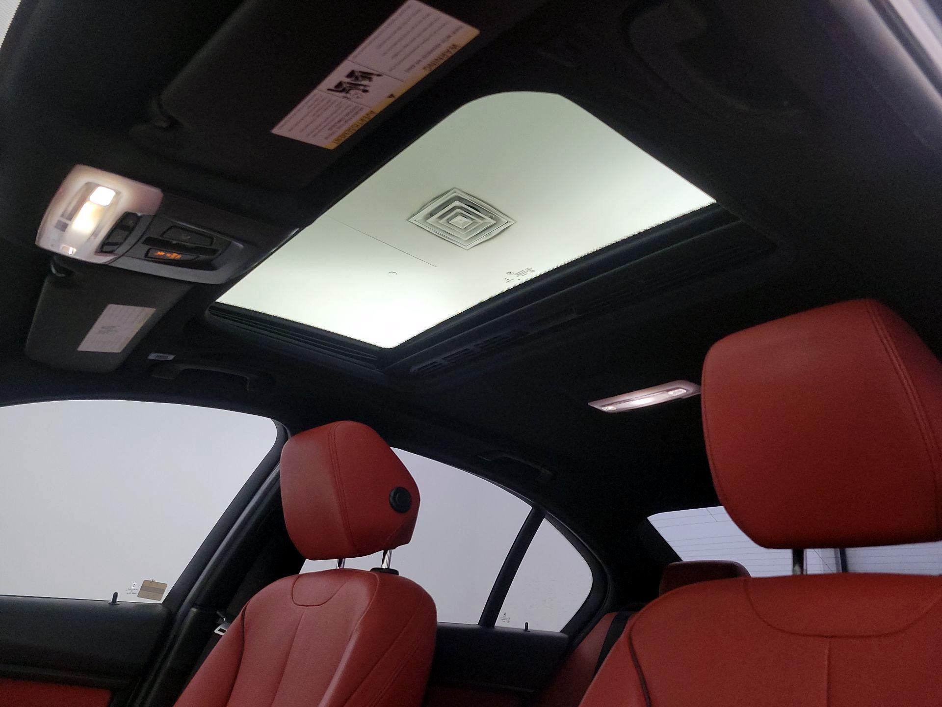 Thumbnail: 2015 BMW 3 Series - 20