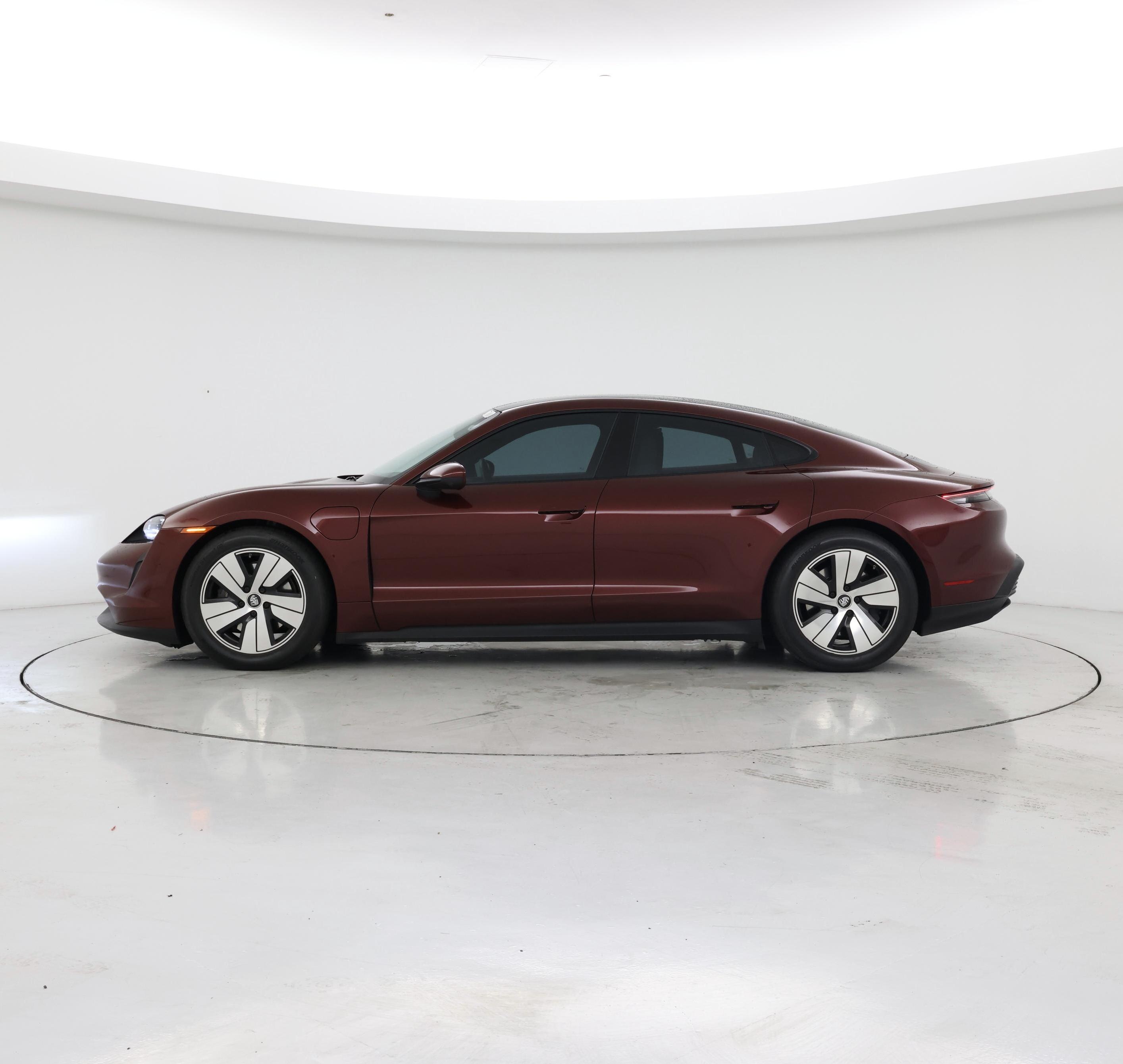 Thumbnail: 2021 Porsche Taycan - 3