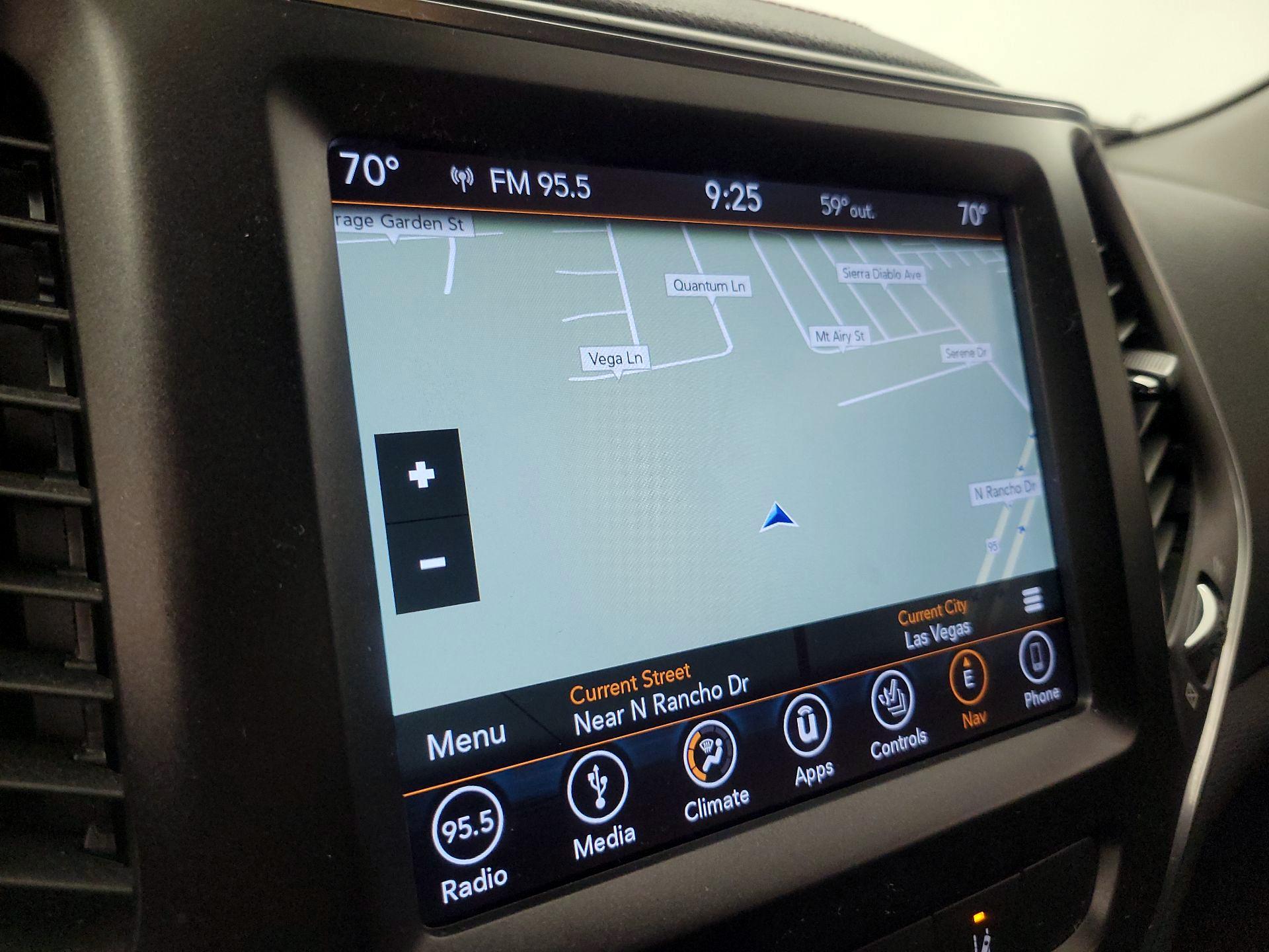 Thumbnail: 2019 Jeep Cherokee - 14