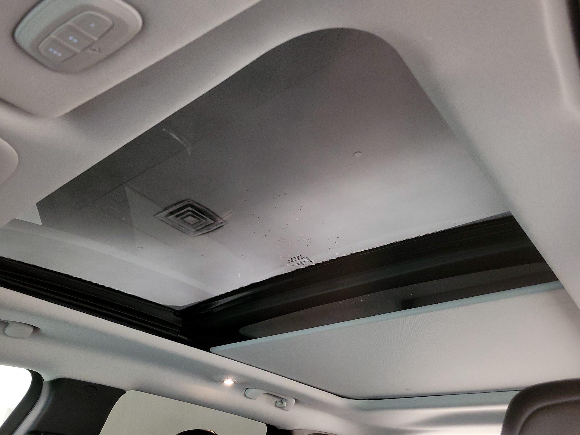 Thumbnail: 2019 Jeep Cherokee - 20