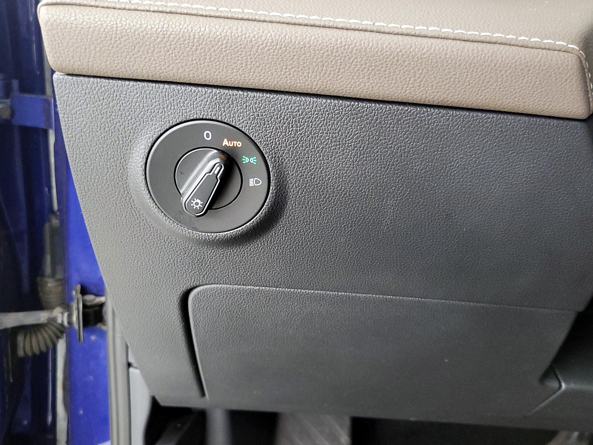 Thumbnail: 2022 Volkswagen Taos - 13