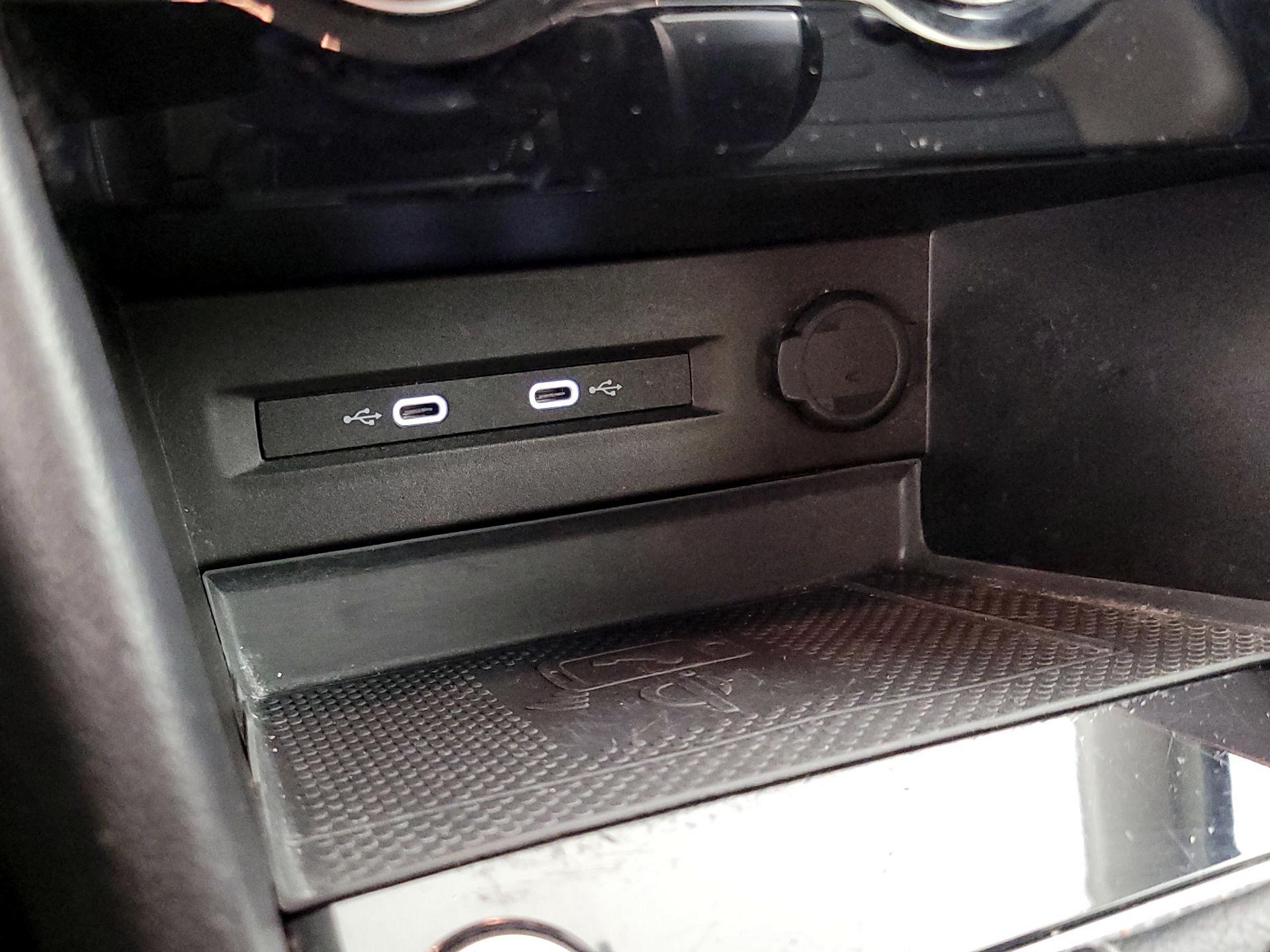 Thumbnail: 2022 Volkswagen Taos - 19