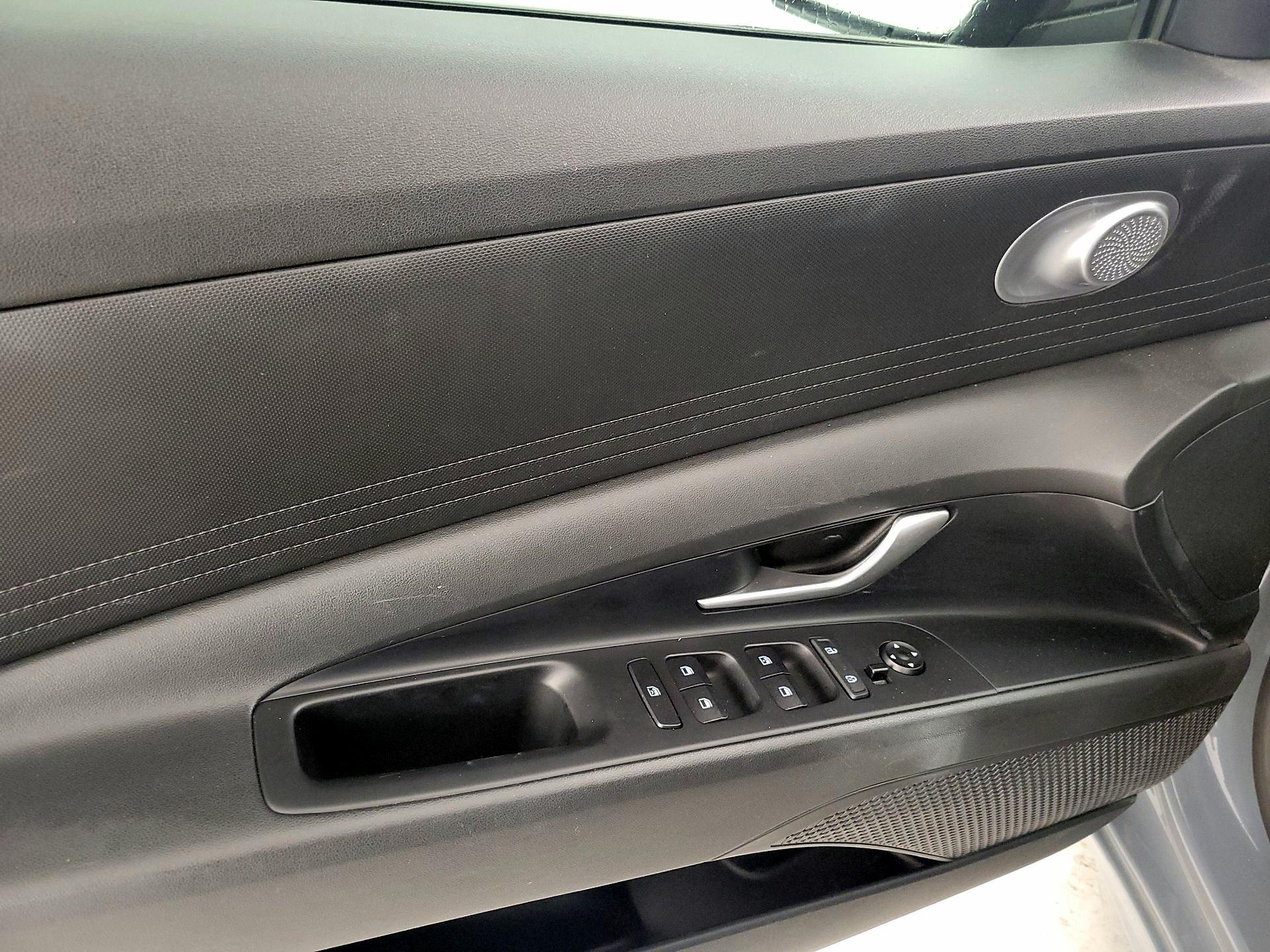 Thumbnail: 2021 Hyundai Elantra - 12