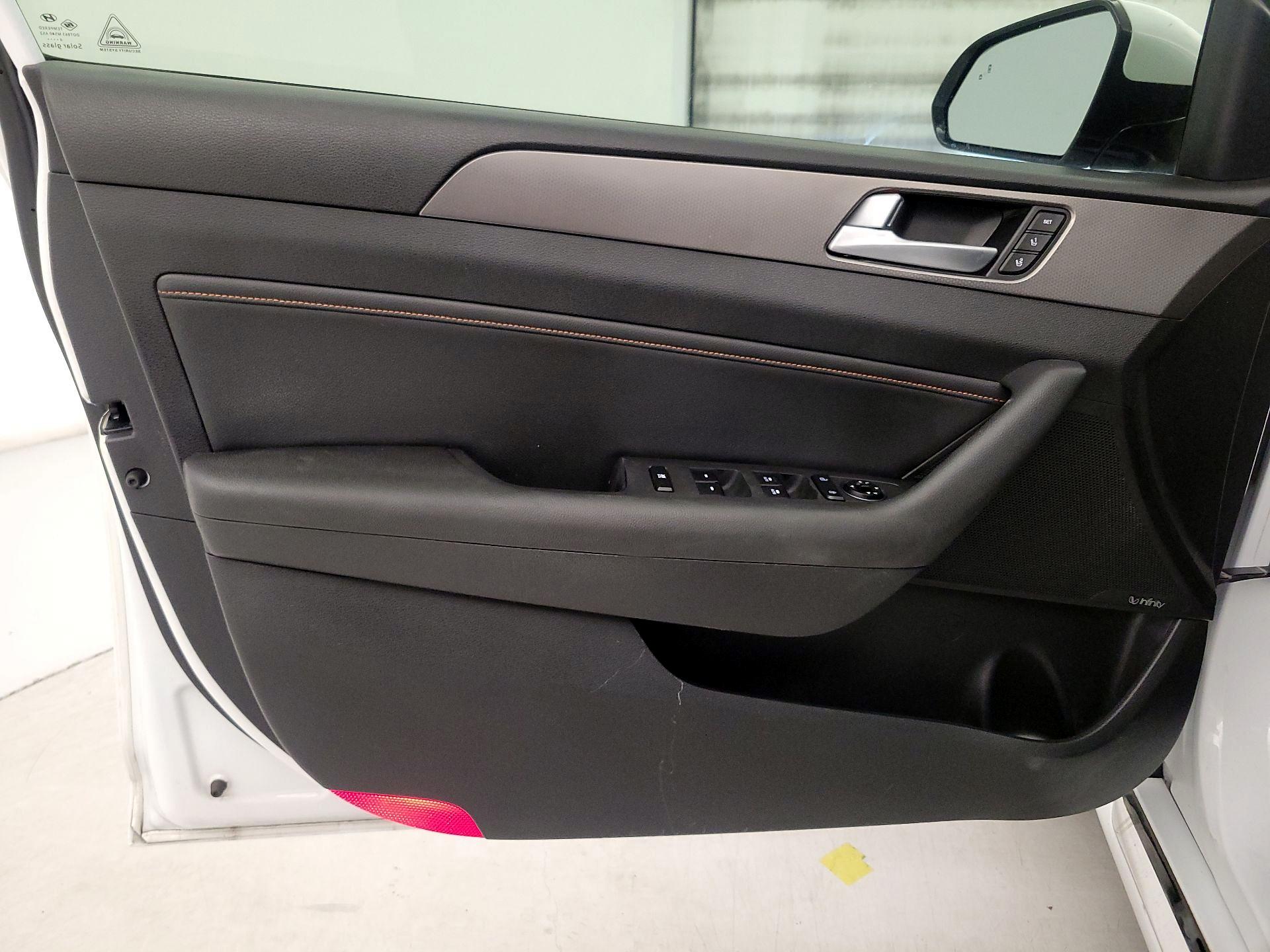 Thumbnail: 2015 Hyundai Sonata - 12