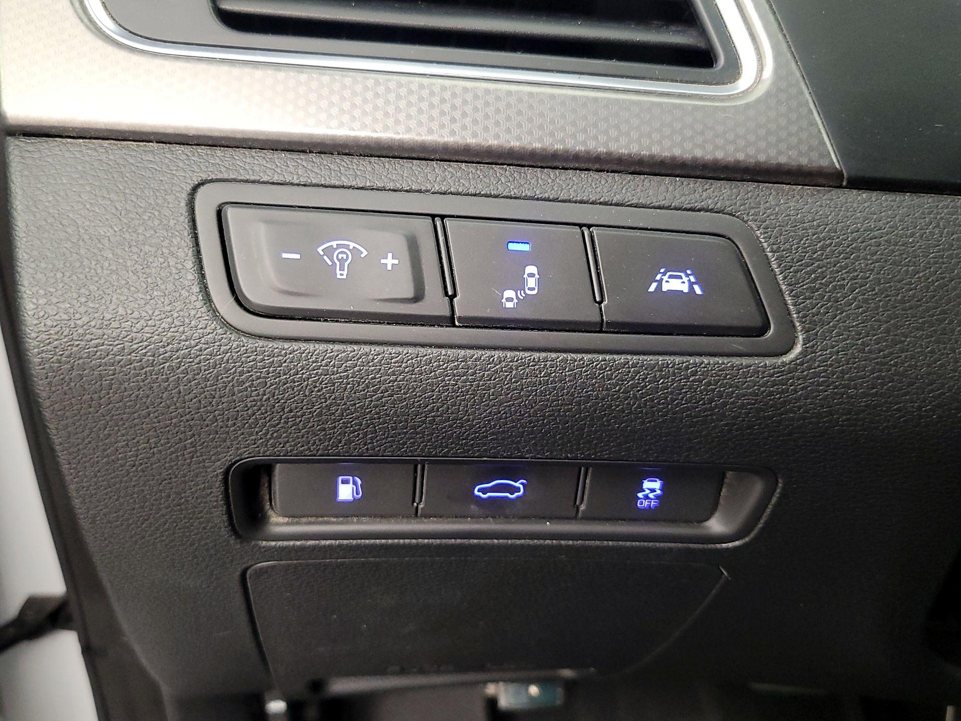 Thumbnail: 2015 Hyundai Sonata - 13