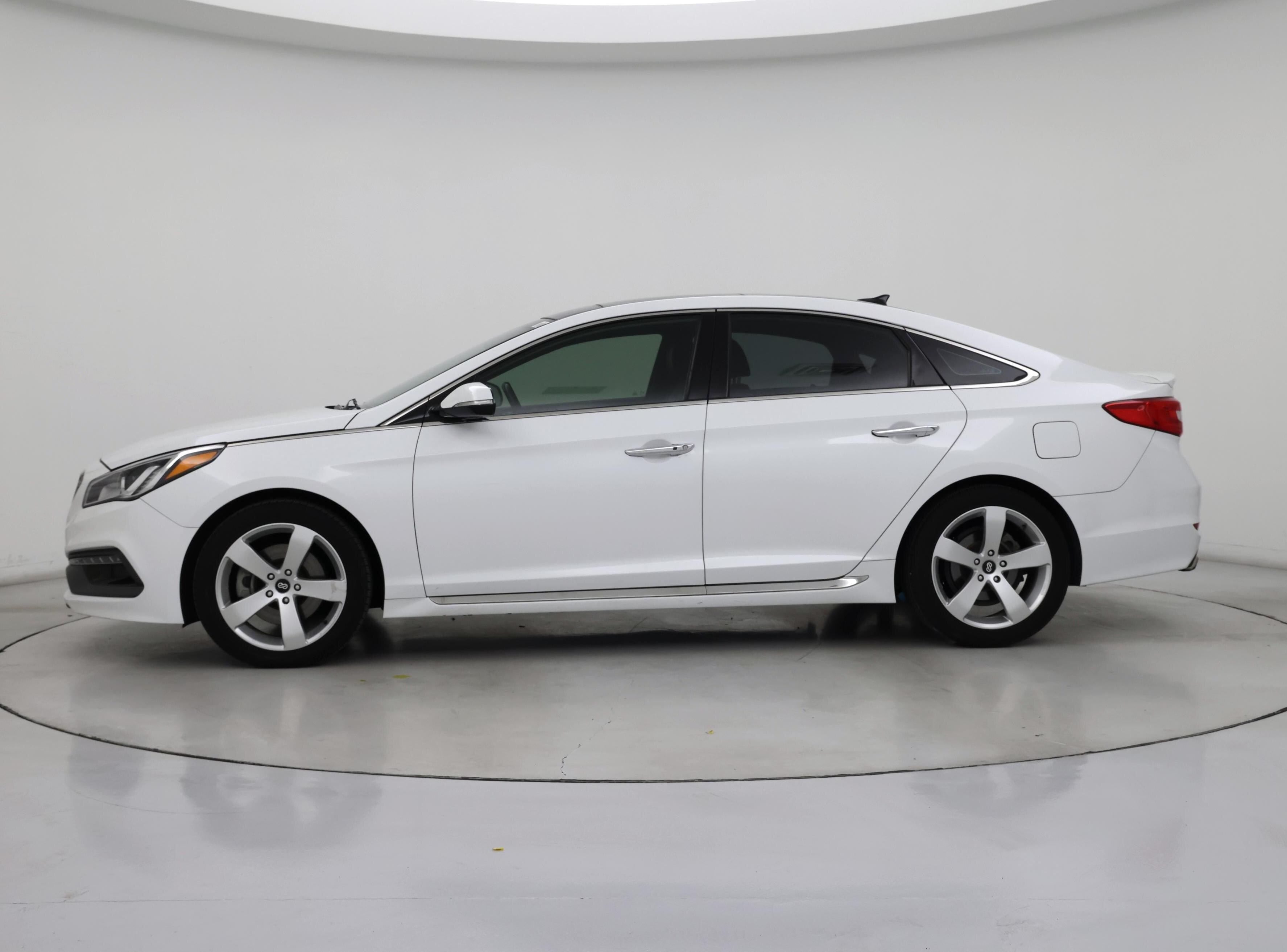 Thumbnail: 2015 Hyundai Sonata - 3