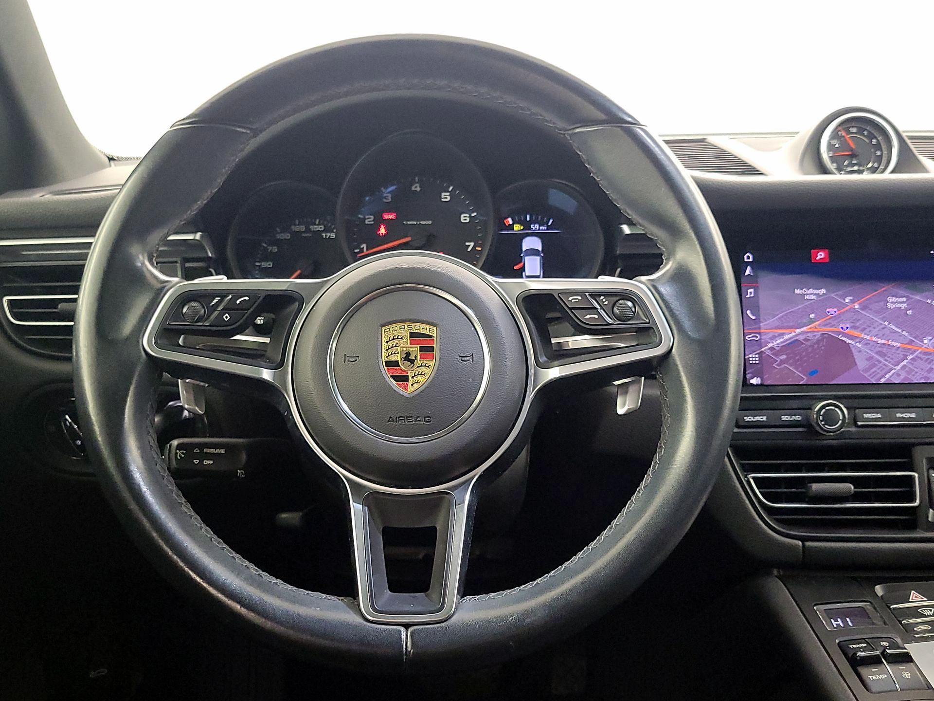 Thumbnail: 2021 Porsche Macan - 10