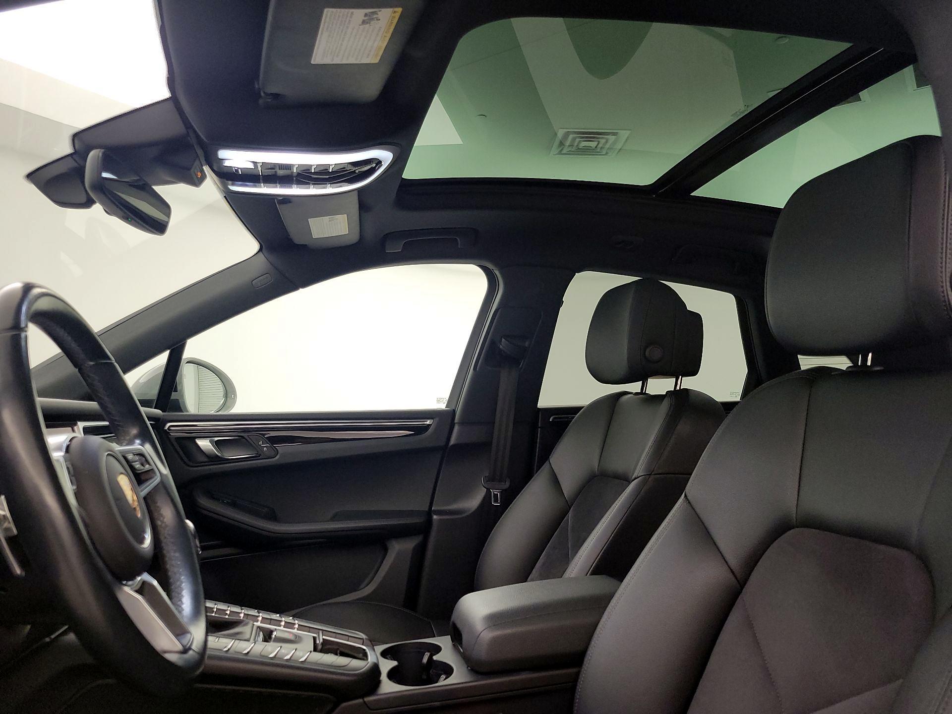 Thumbnail: 2021 Porsche Macan - 20