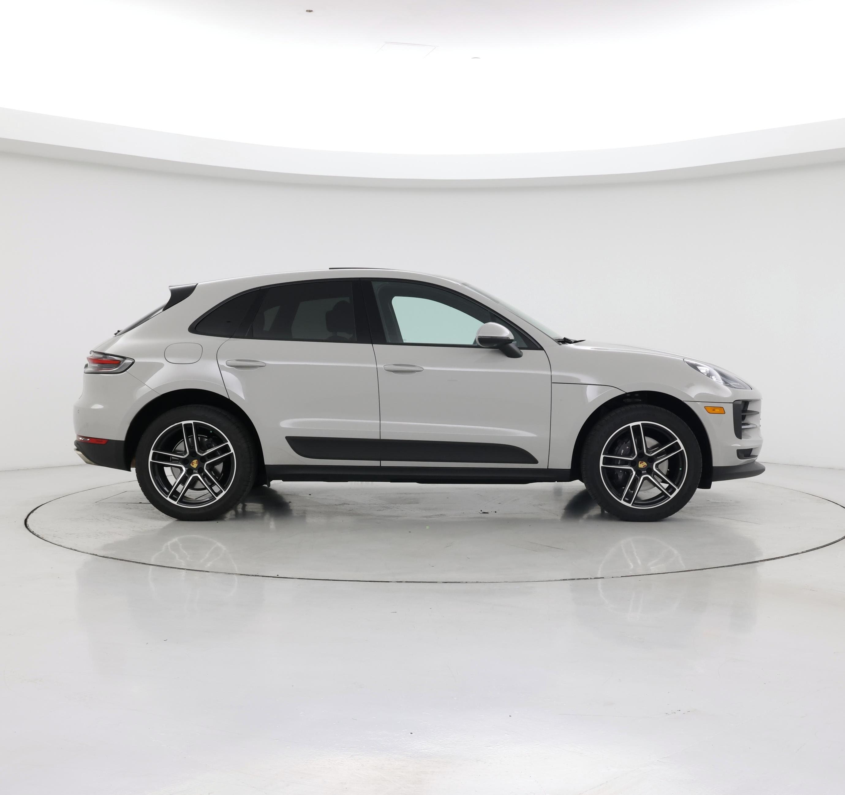 Thumbnail: 2021 Porsche Macan - 7