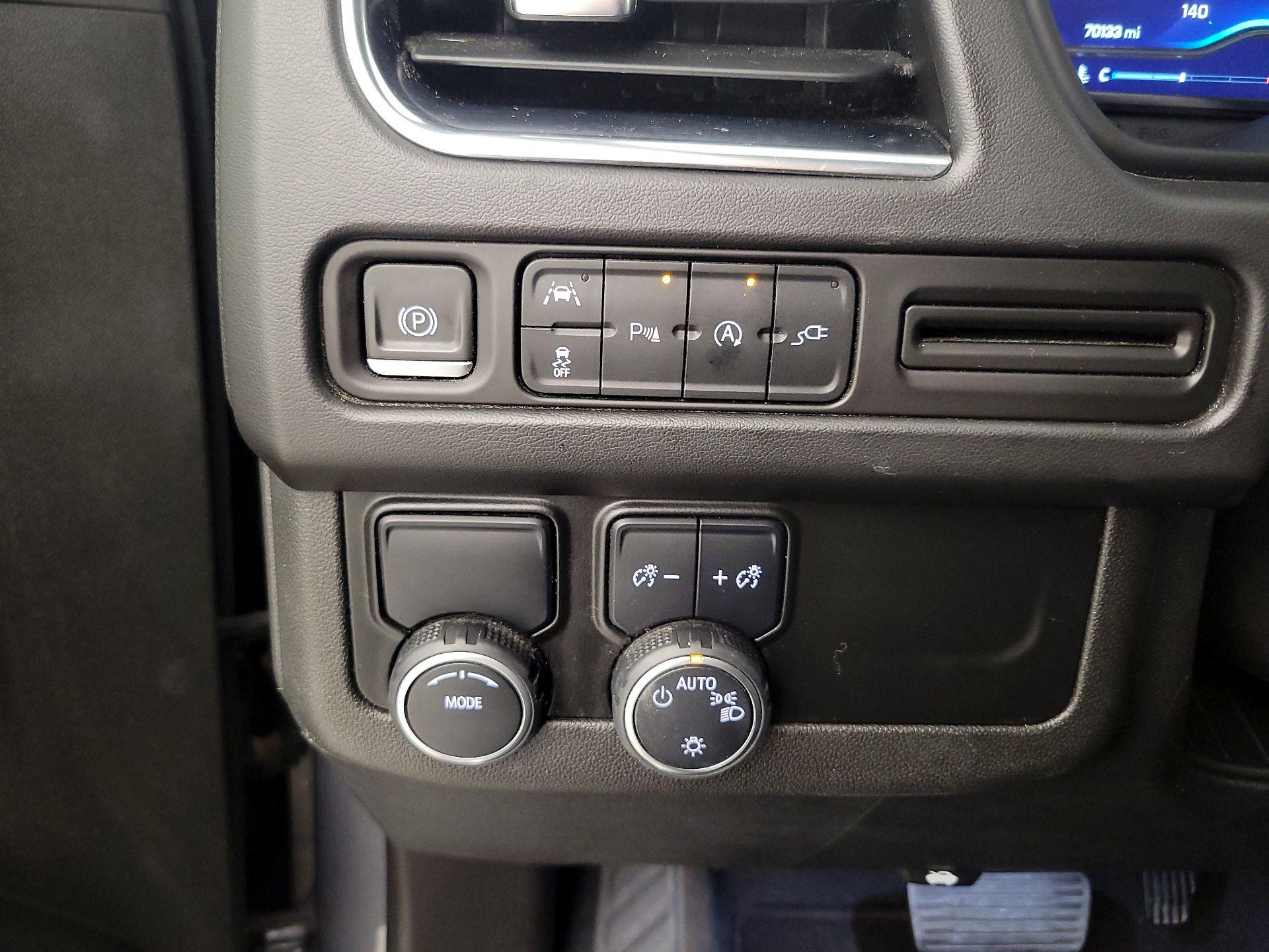 Thumbnail: 2022 Chevrolet Suburban - 13