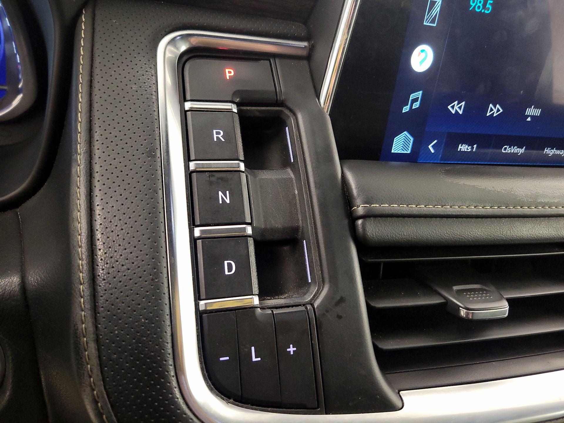 Thumbnail: 2022 Chevrolet Suburban - 17