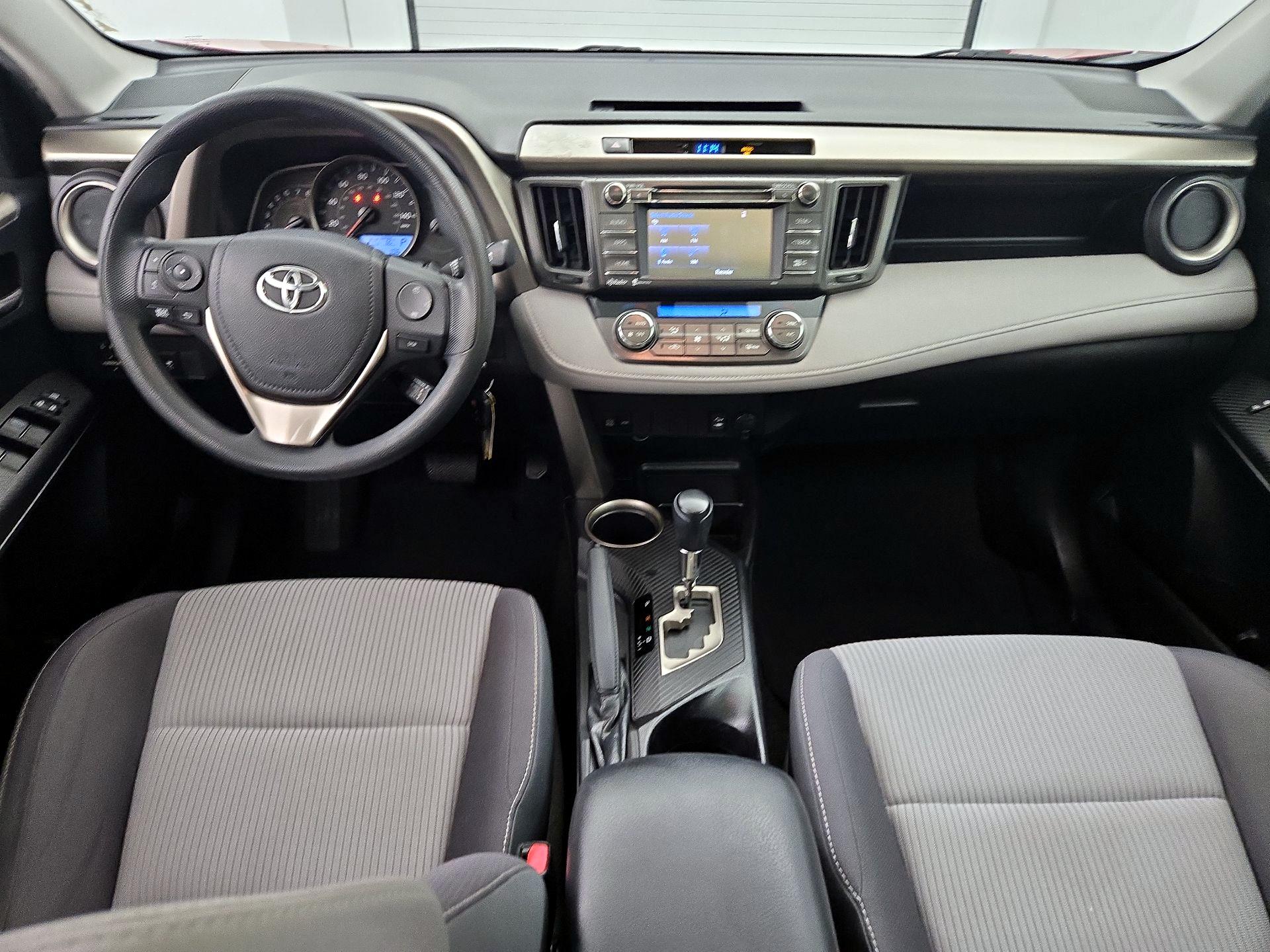 Thumbnail: 2015 Toyota RAV4 - 9