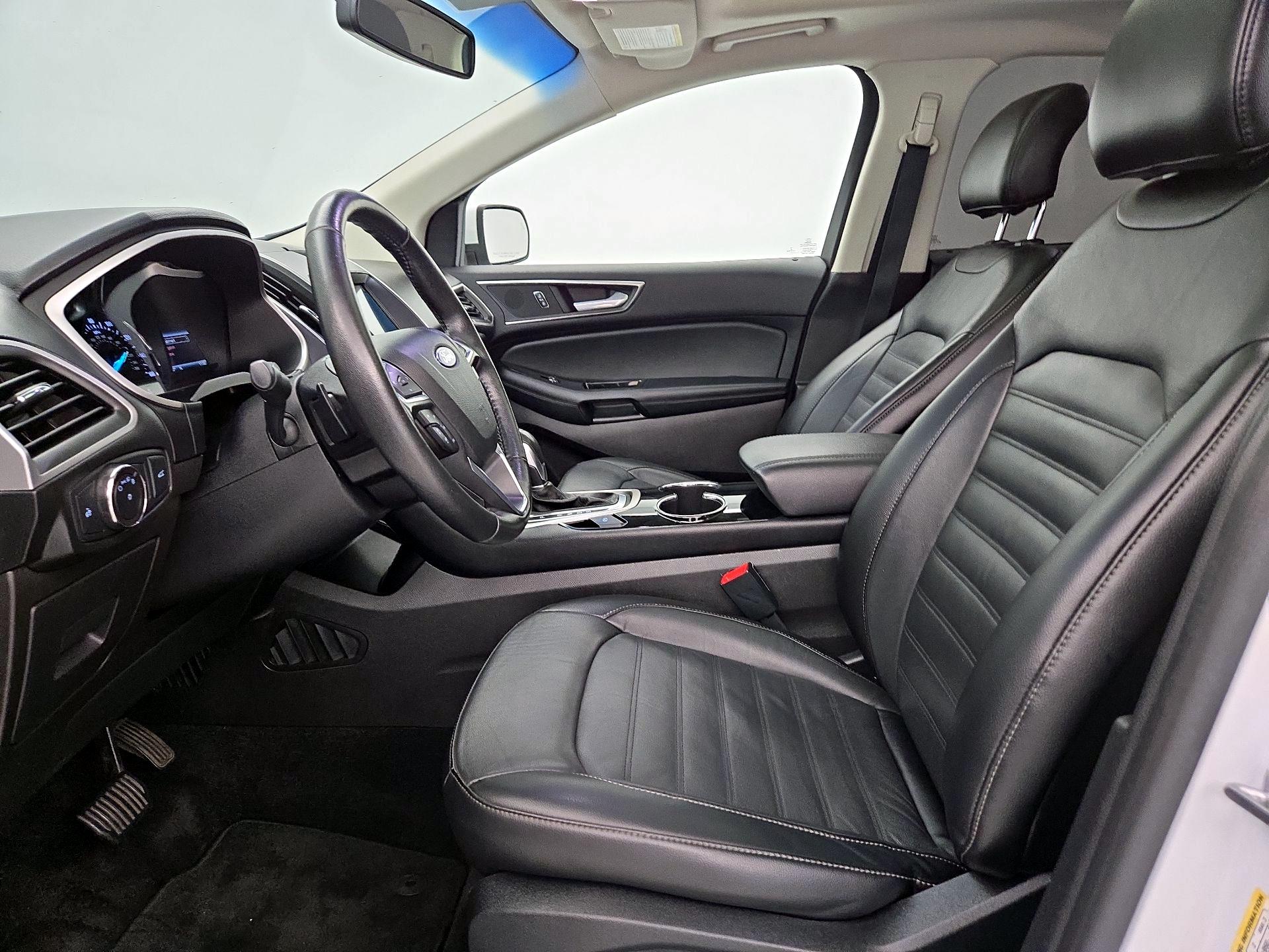 Thumbnail: 2017 Ford Edge - 11