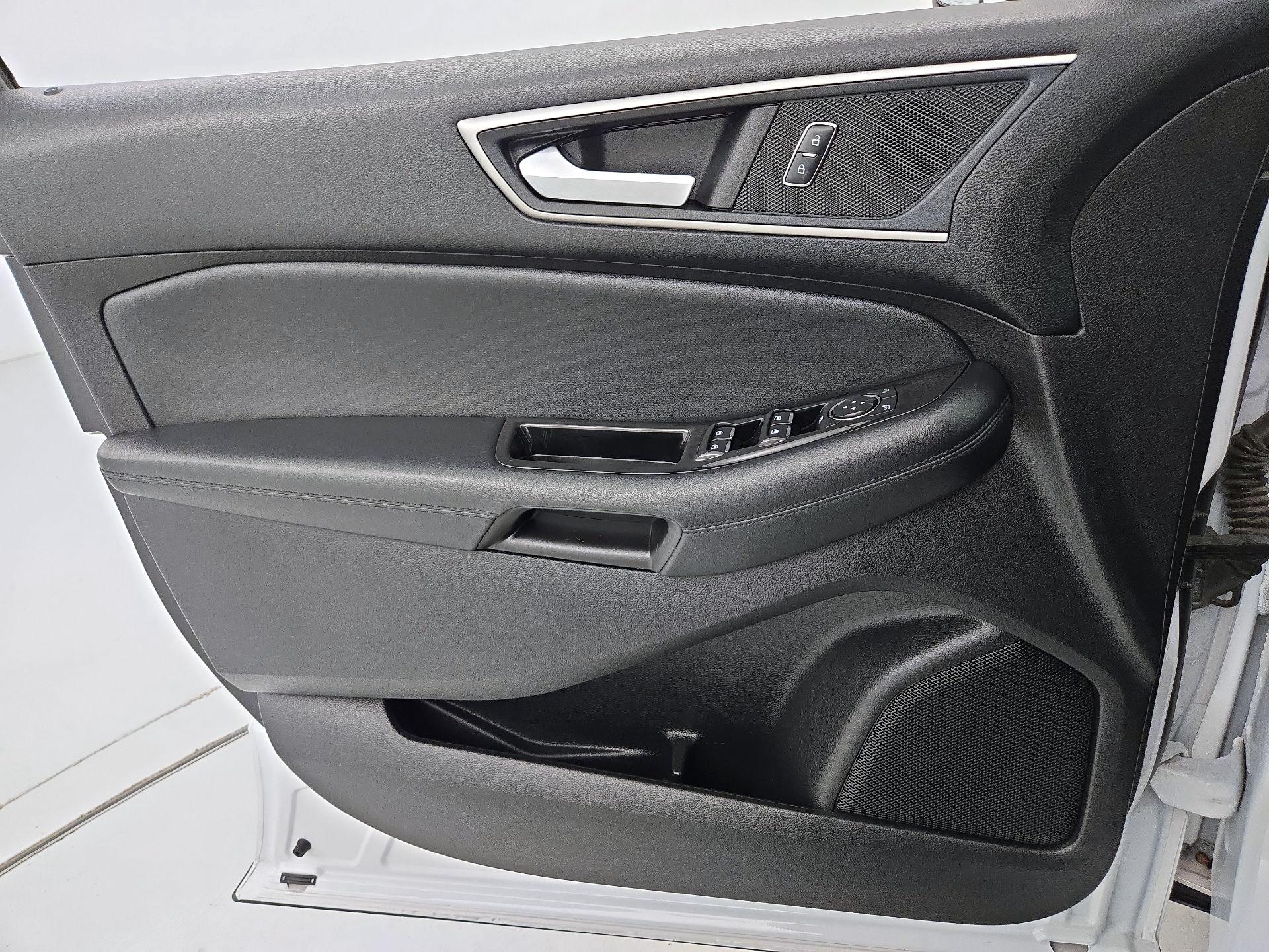 Thumbnail: 2017 Ford Edge - 12