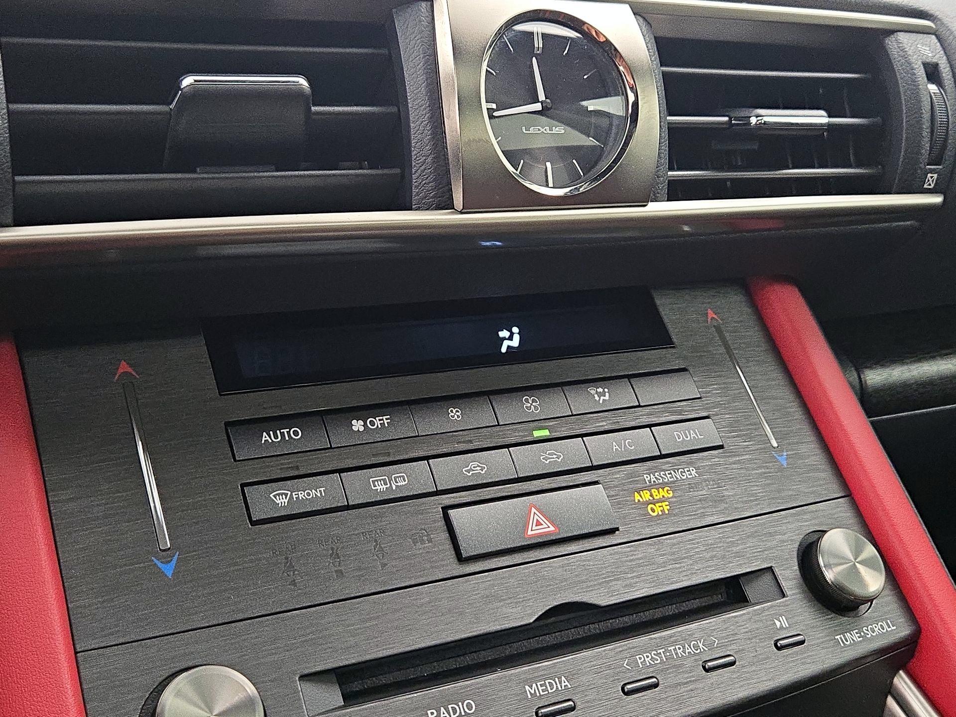 Thumbnail: 2019 Lexus IS - 17