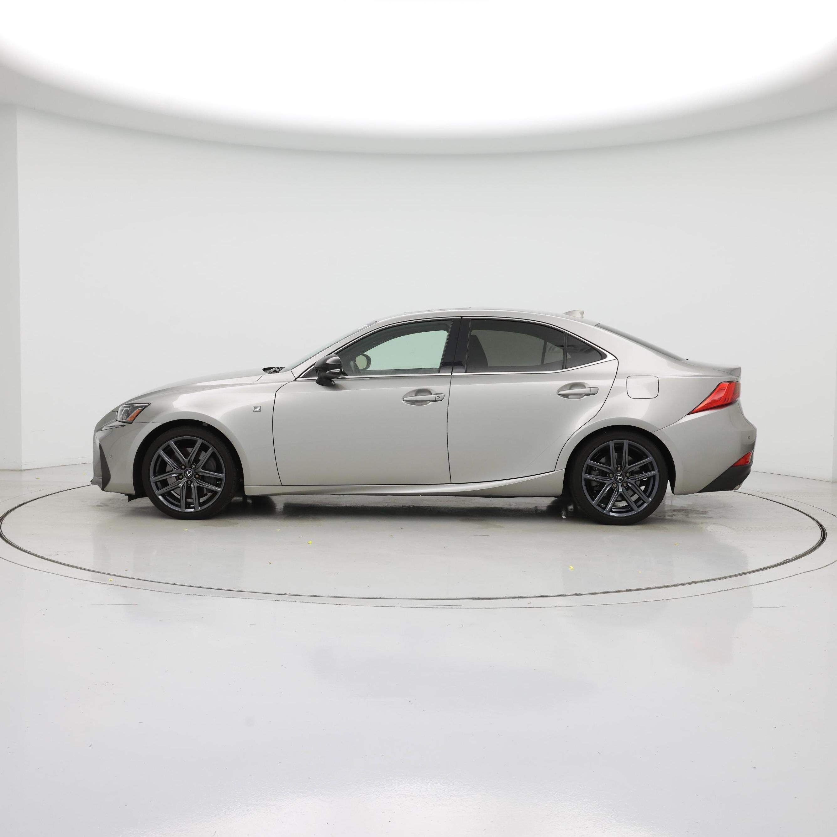 Thumbnail: 2019 Lexus IS - 3