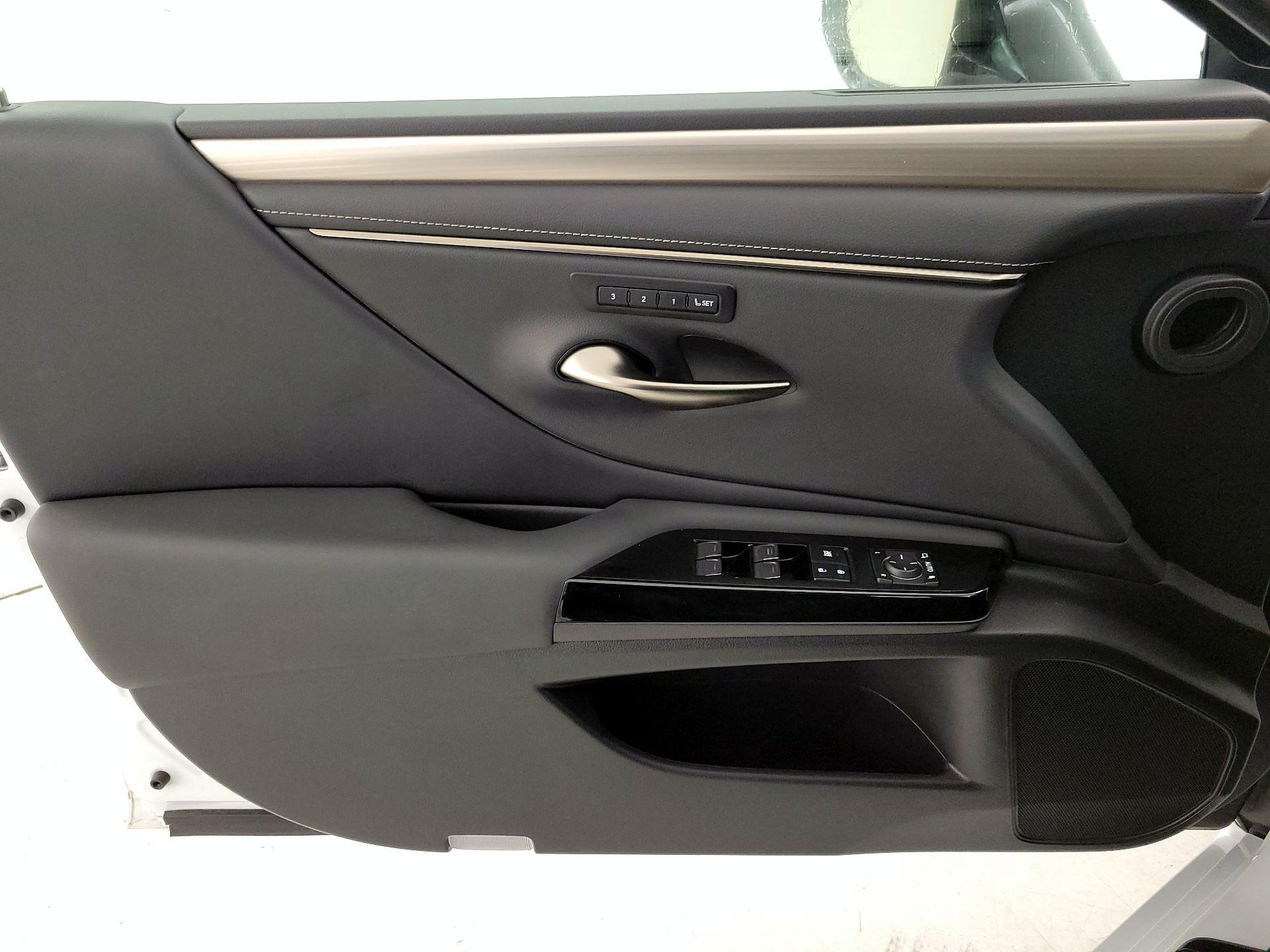 Thumbnail: 2023 Lexus ES - 12