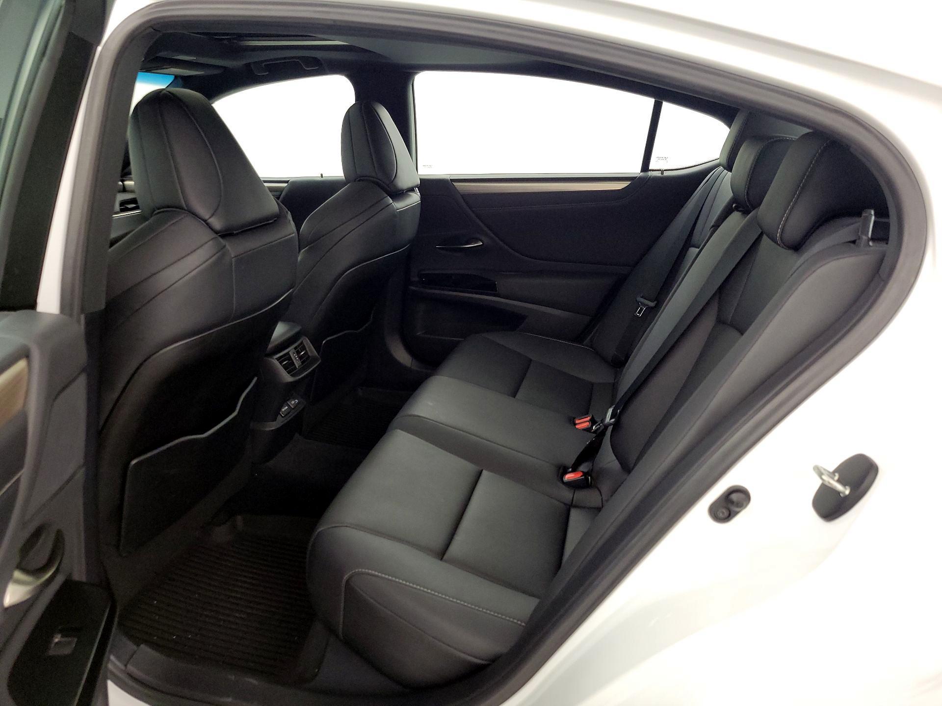 Thumbnail: 2023 Lexus ES - 20