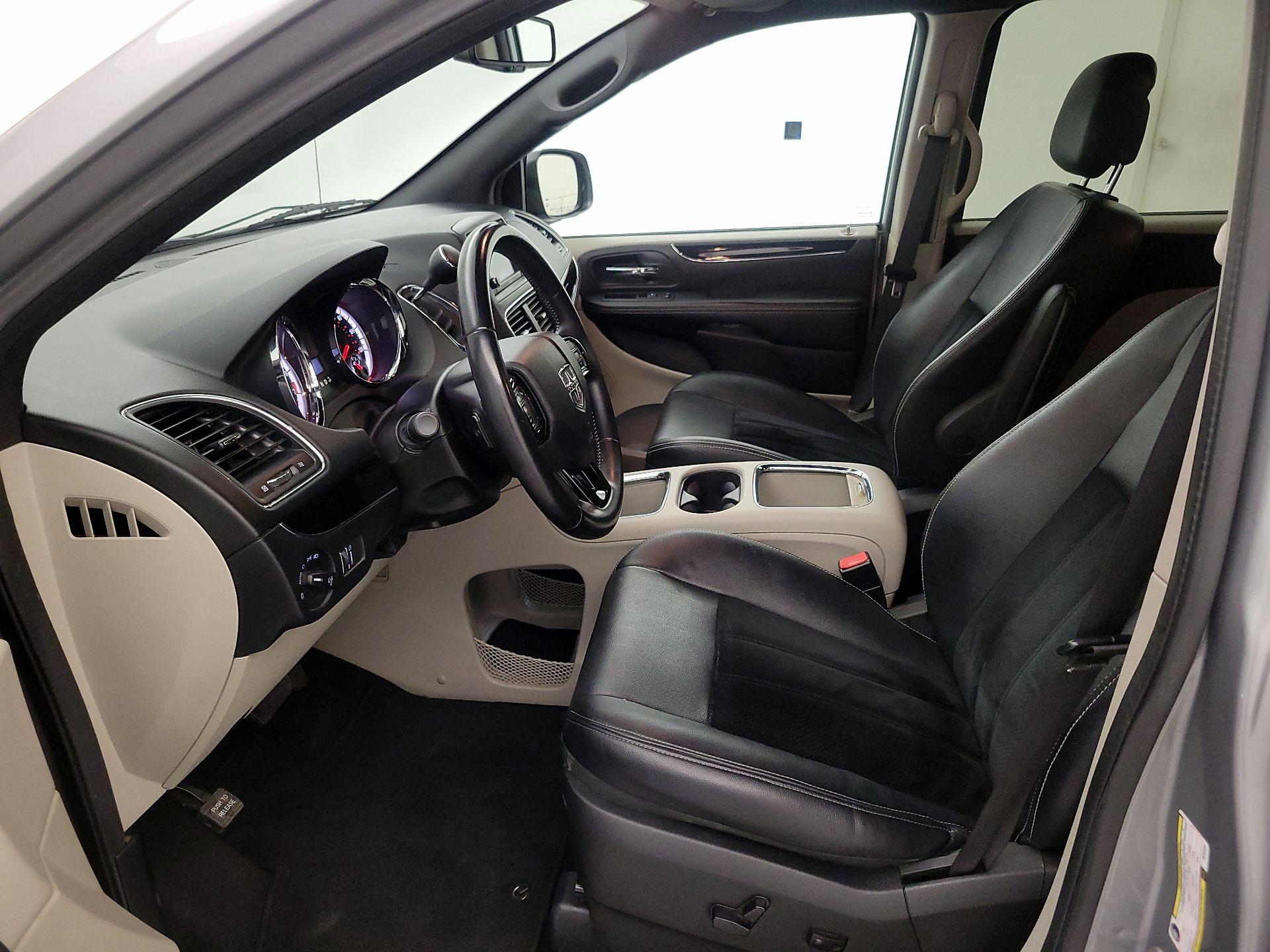 Thumbnail: 2018 Dodge Grand Caravan - 11