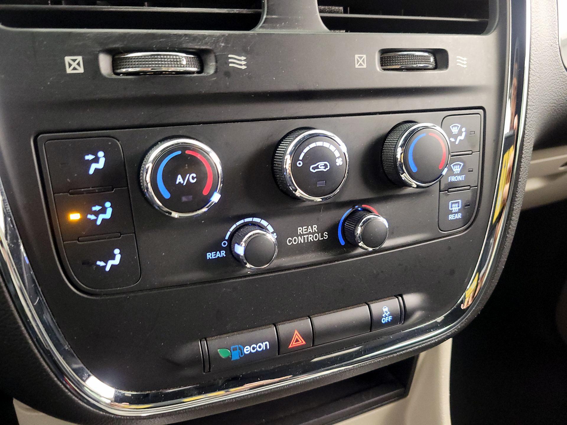 Thumbnail: 2018 Dodge Grand Caravan - 16