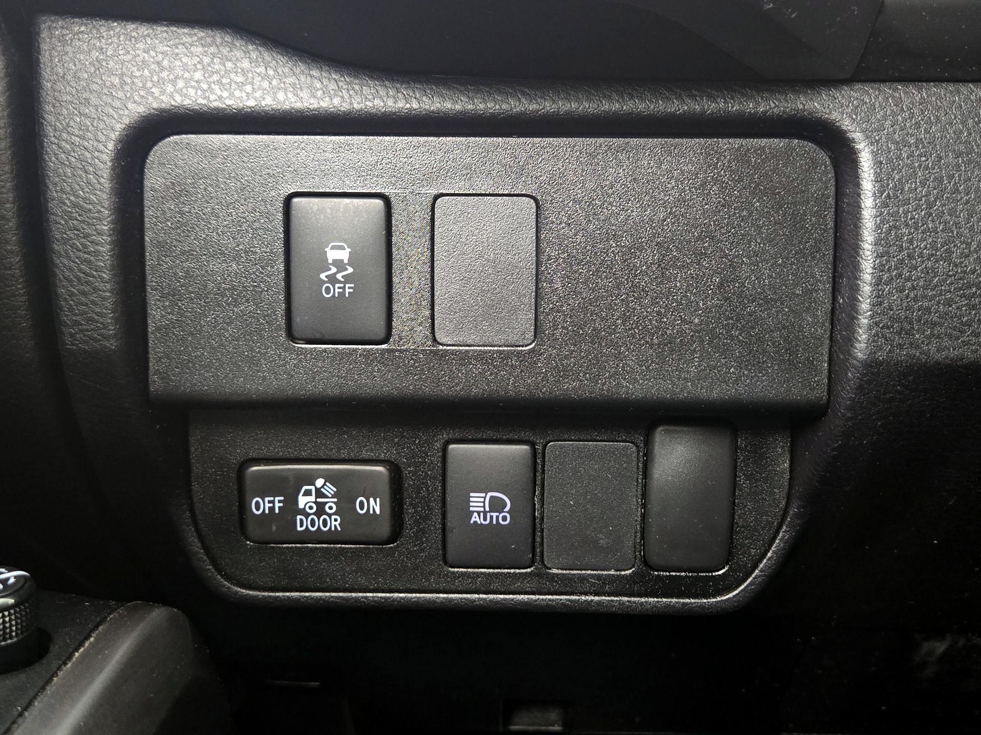 Thumbnail: 2022 Toyota Tacoma - 13