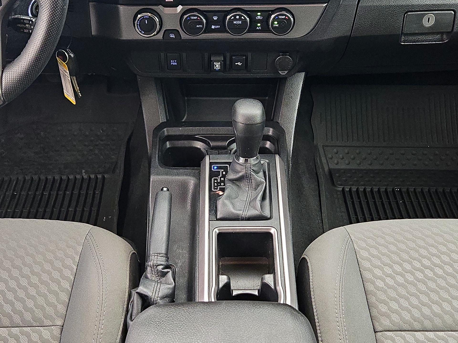 Thumbnail: 2022 Toyota Tacoma - 17