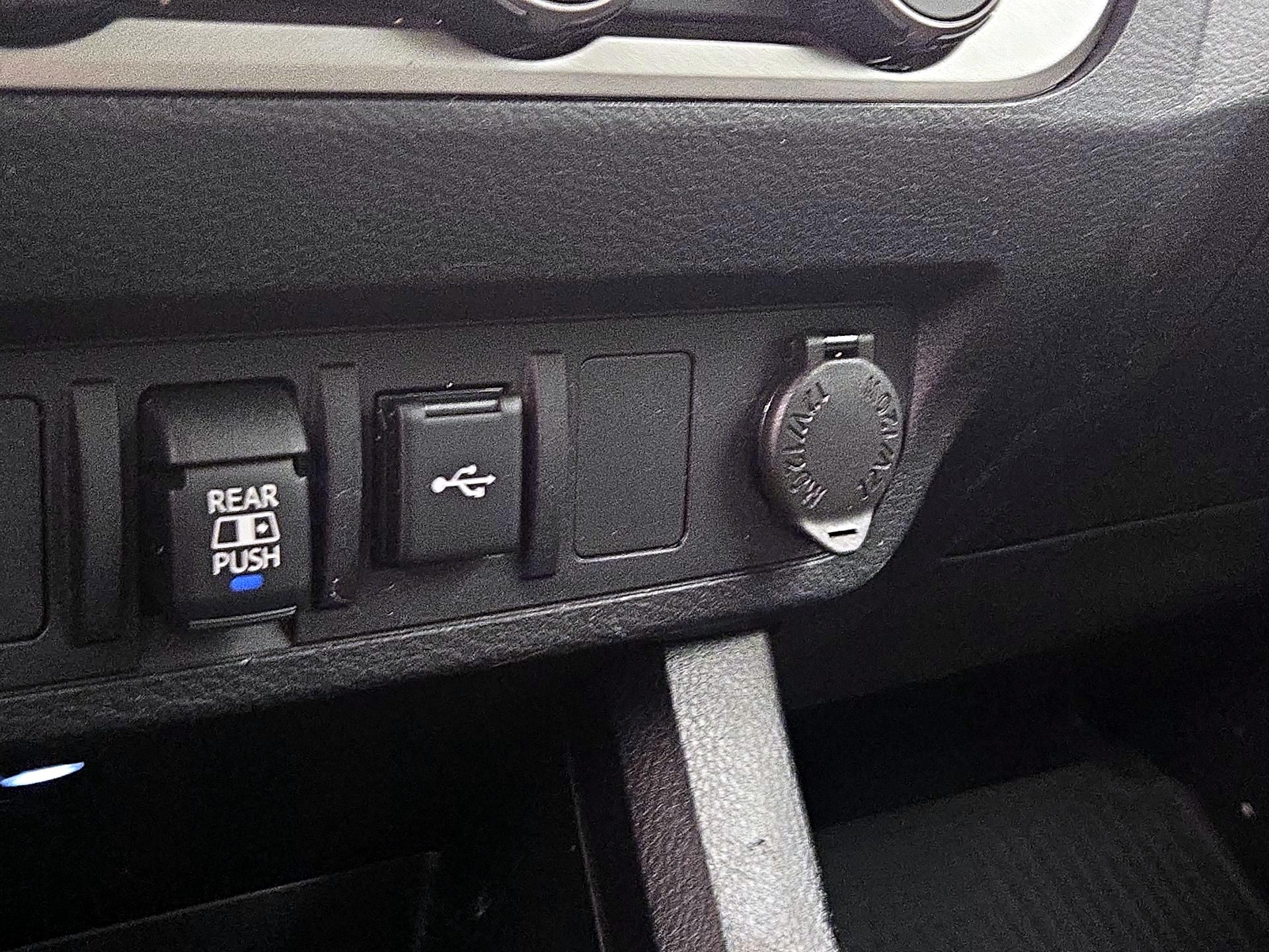 Thumbnail: 2022 Toyota Tacoma - 18