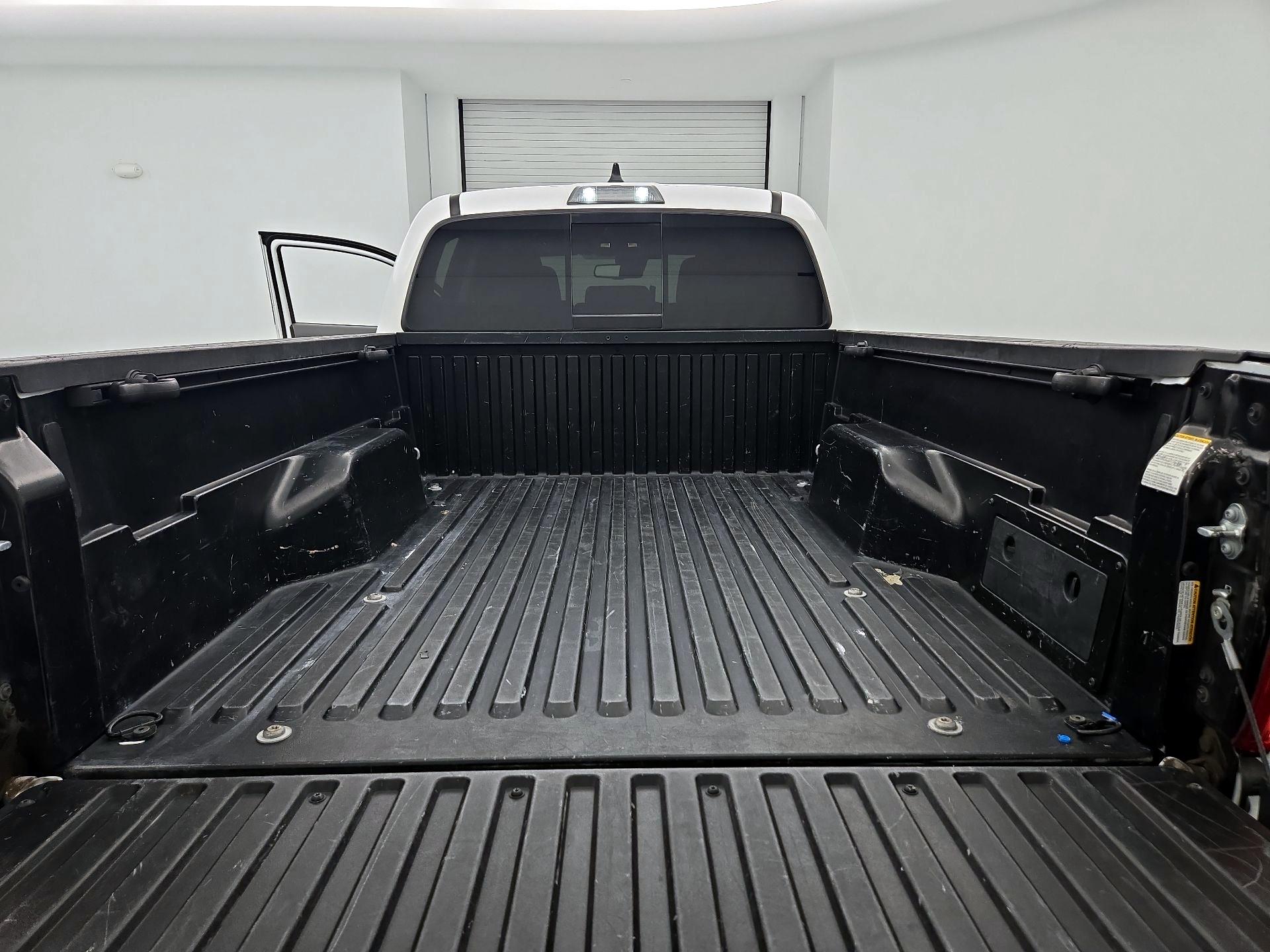 Thumbnail: 2022 Toyota Tacoma - 20