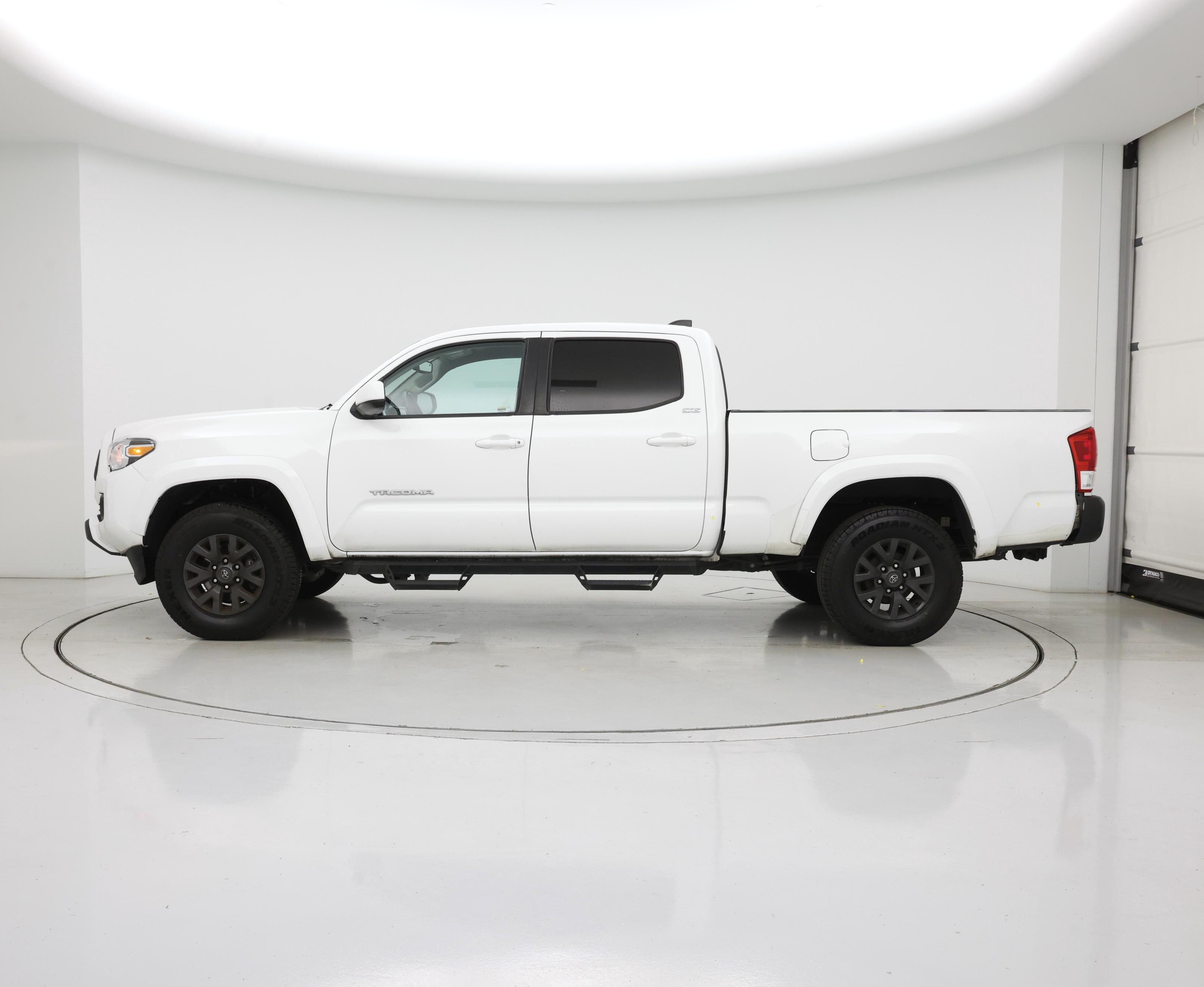 Thumbnail: 2022 Toyota Tacoma - 3