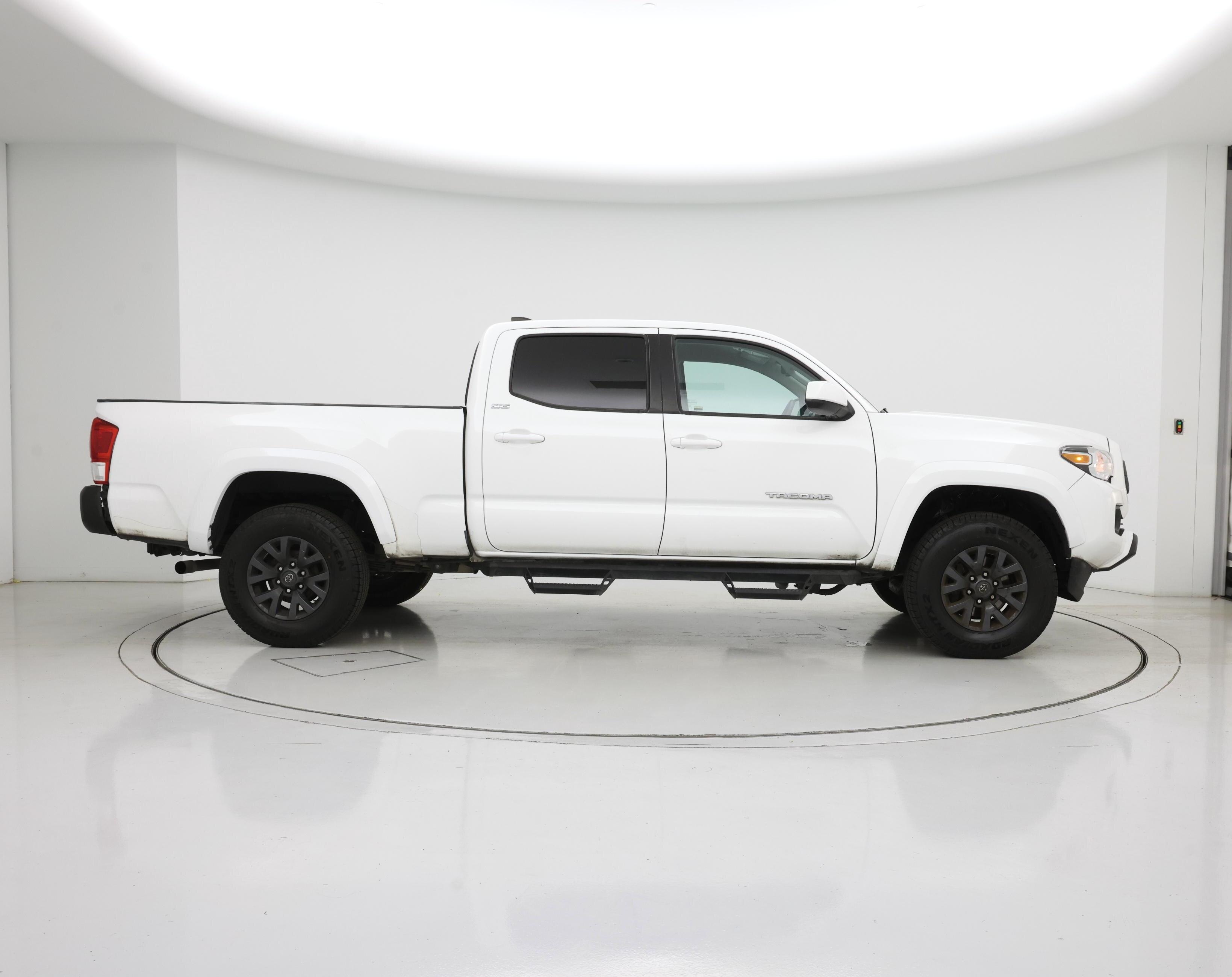 Thumbnail: 2022 Toyota Tacoma - 7