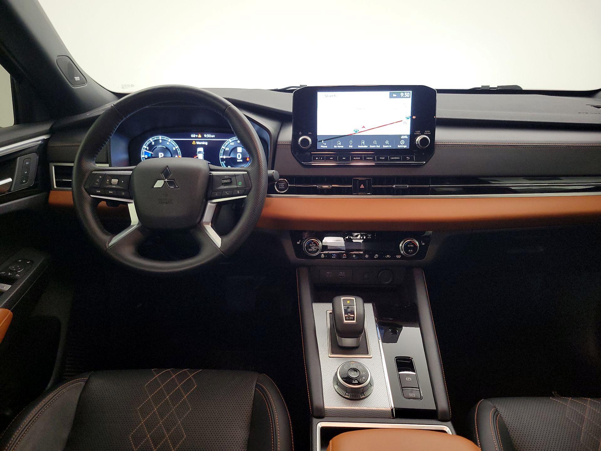 Thumbnail: 2024 Mitsubishi Outlander - 9