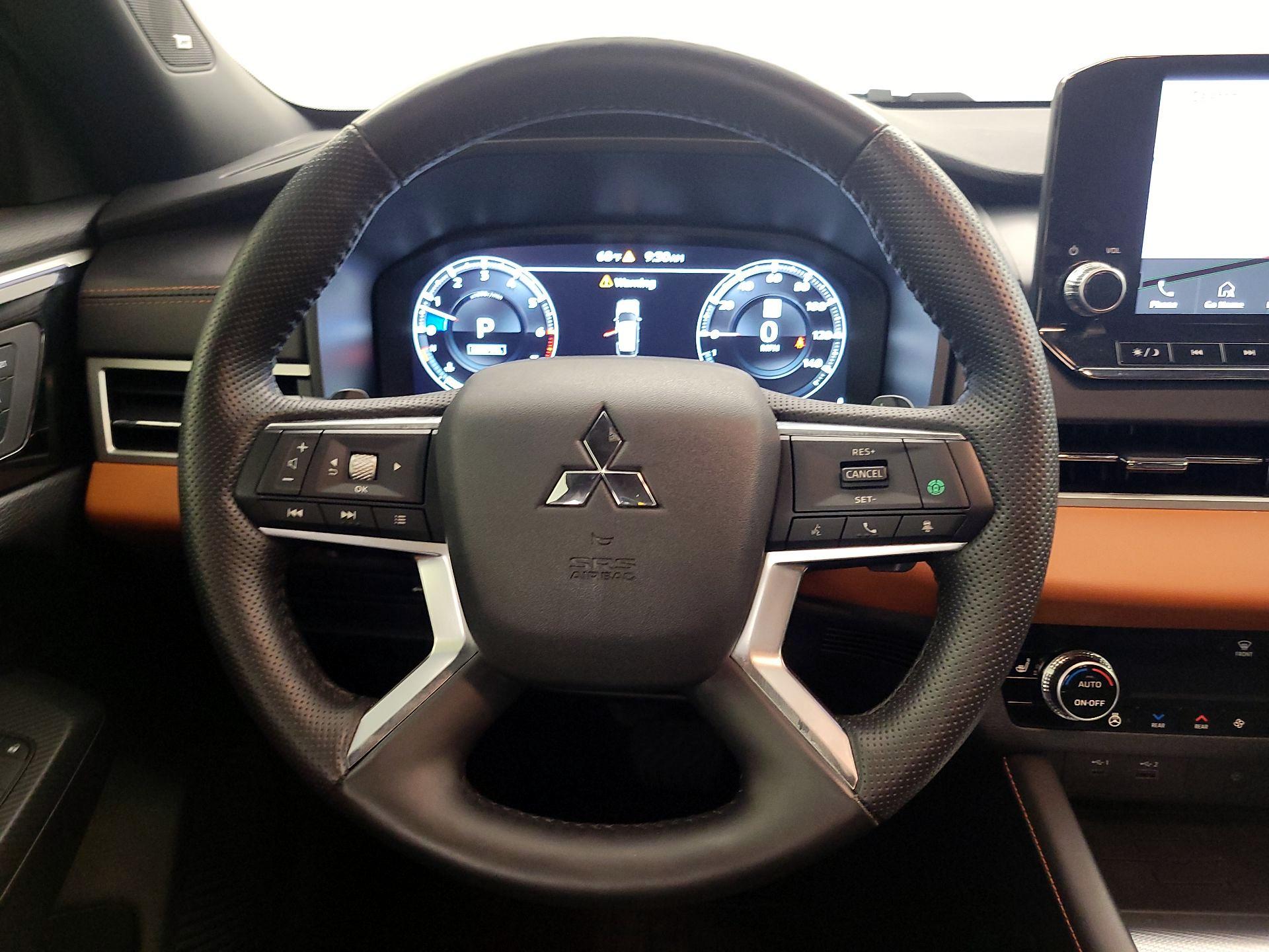 Thumbnail: 2024 Mitsubishi Outlander - 10