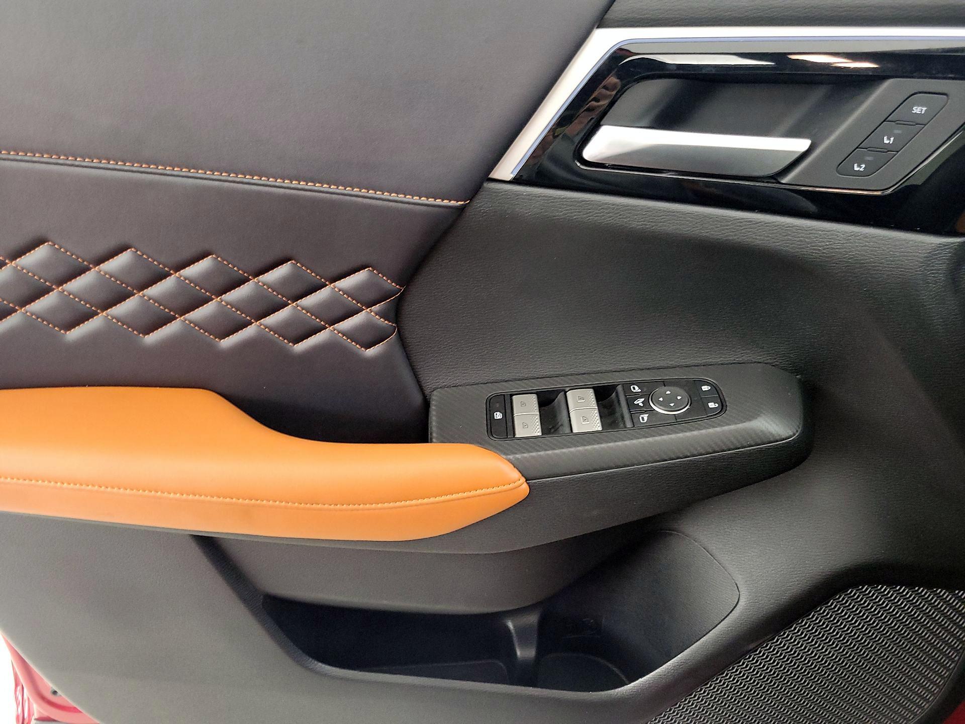 Thumbnail: 2024 Mitsubishi Outlander - 12