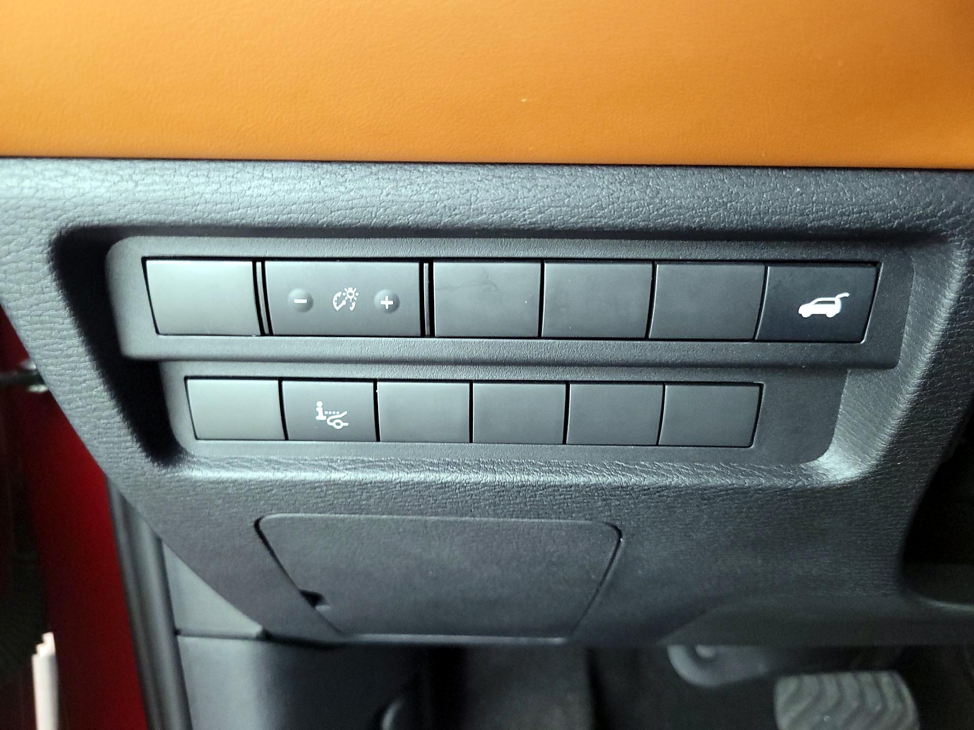 Thumbnail: 2024 Mitsubishi Outlander - 13