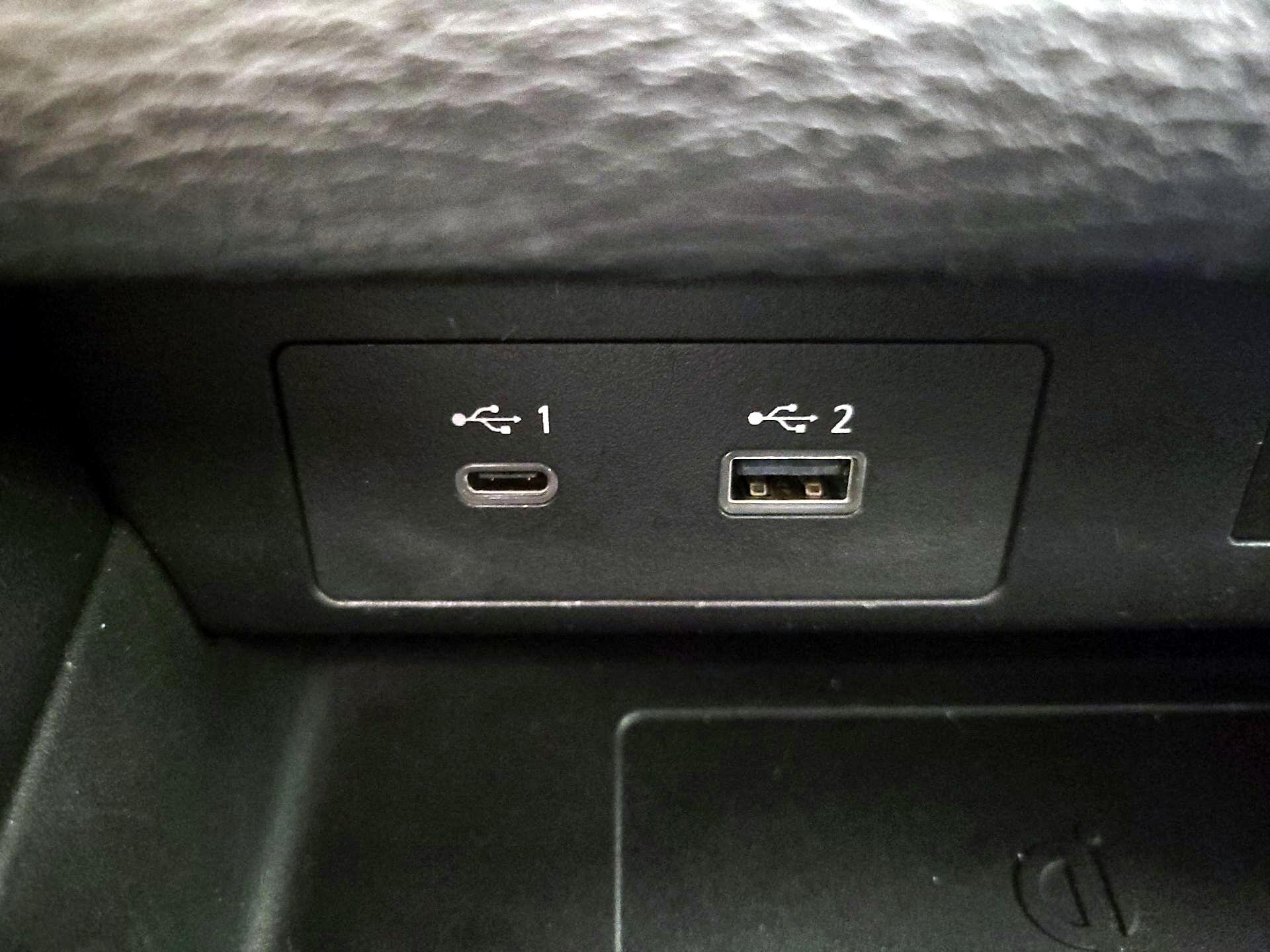 Thumbnail: 2024 Mitsubishi Outlander - 19