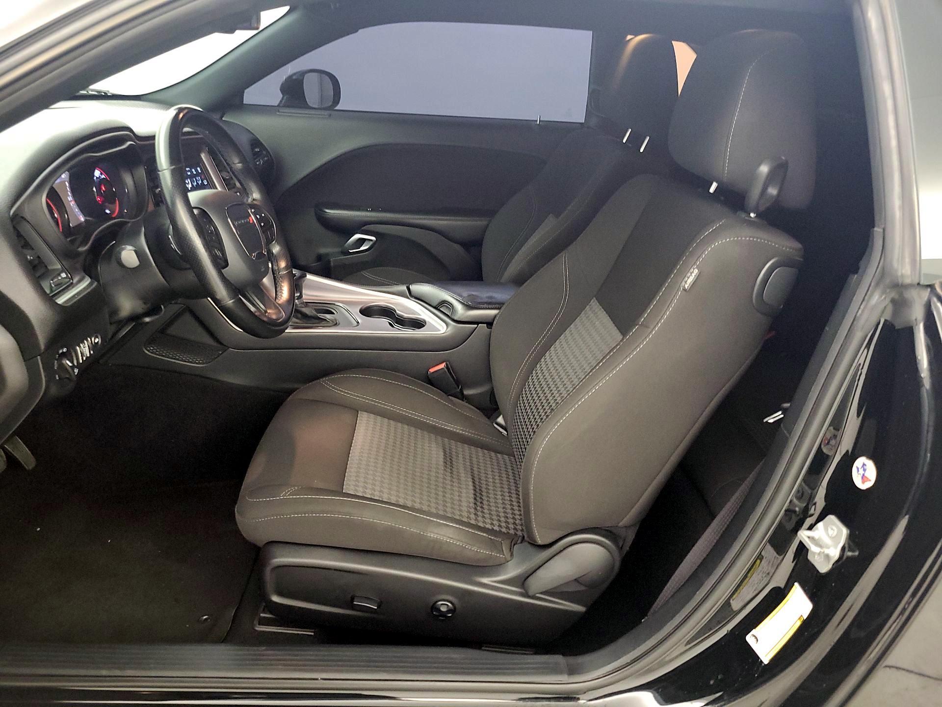 Thumbnail: 2020 Dodge Challenger - 11