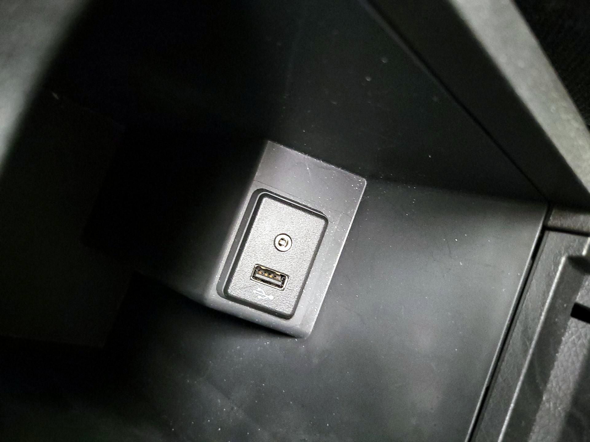 Thumbnail: 2017 Nissan Sentra - 17