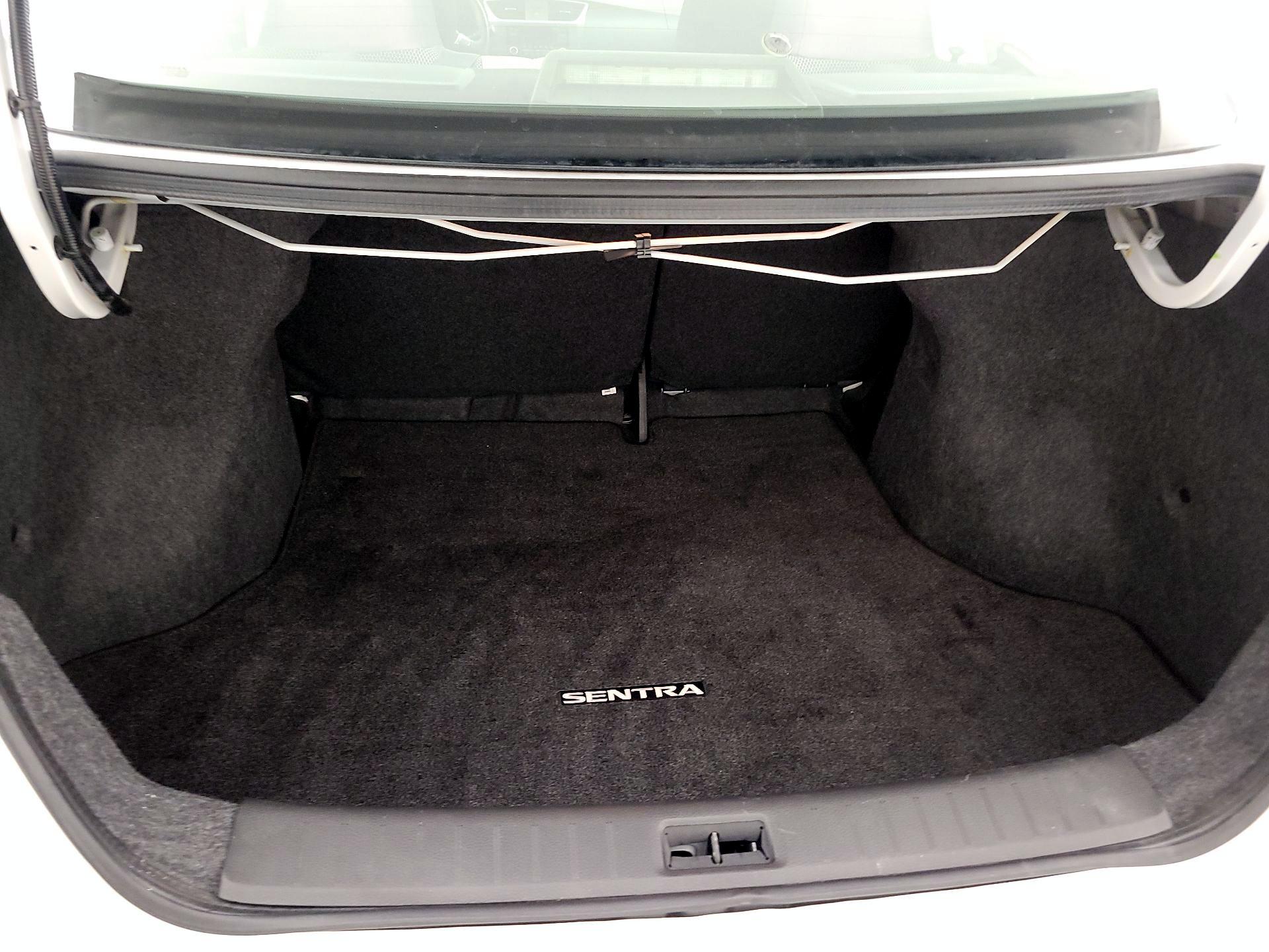 Thumbnail: 2017 Nissan Sentra - 19