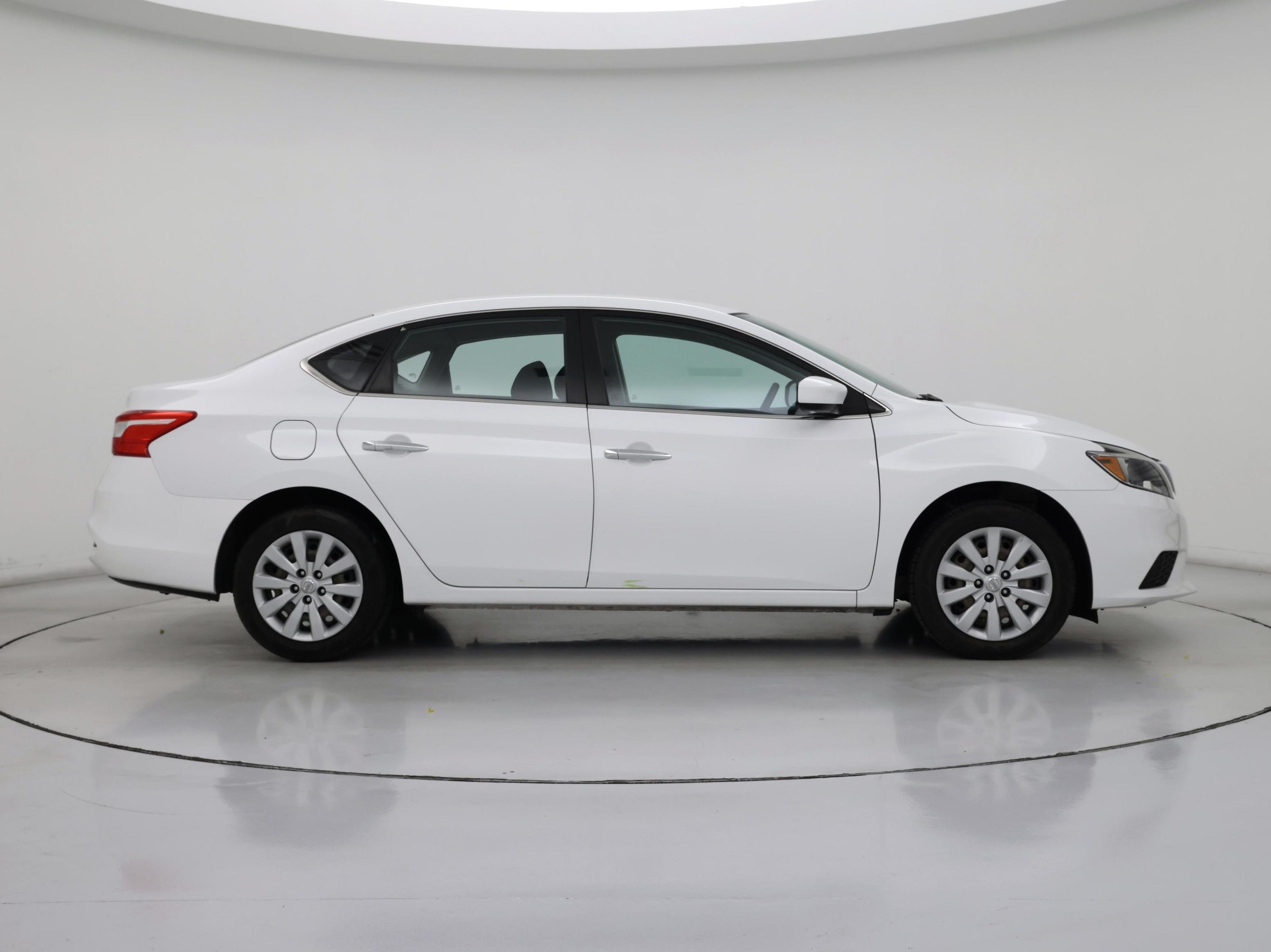 Thumbnail: 2017 Nissan Sentra - 7