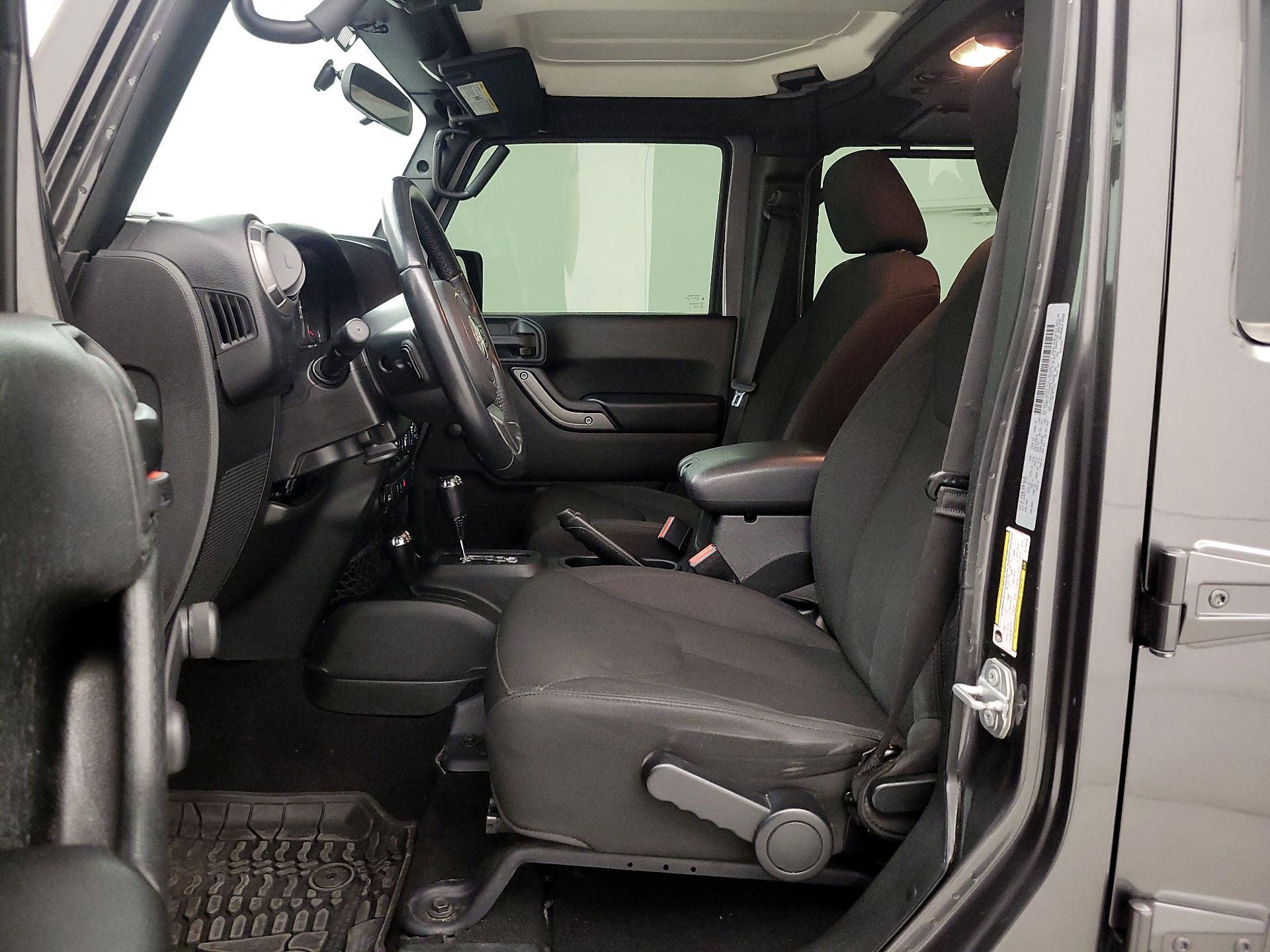 Thumbnail: 2017 Jeep Wrangler - 11