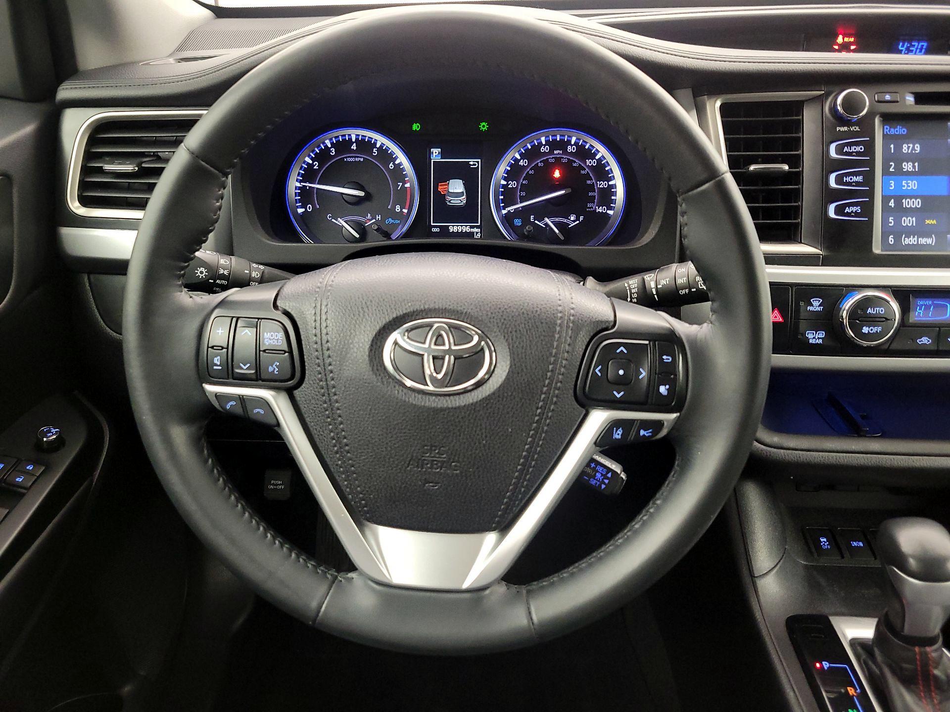 Thumbnail: 2019 Toyota Highlander - 10