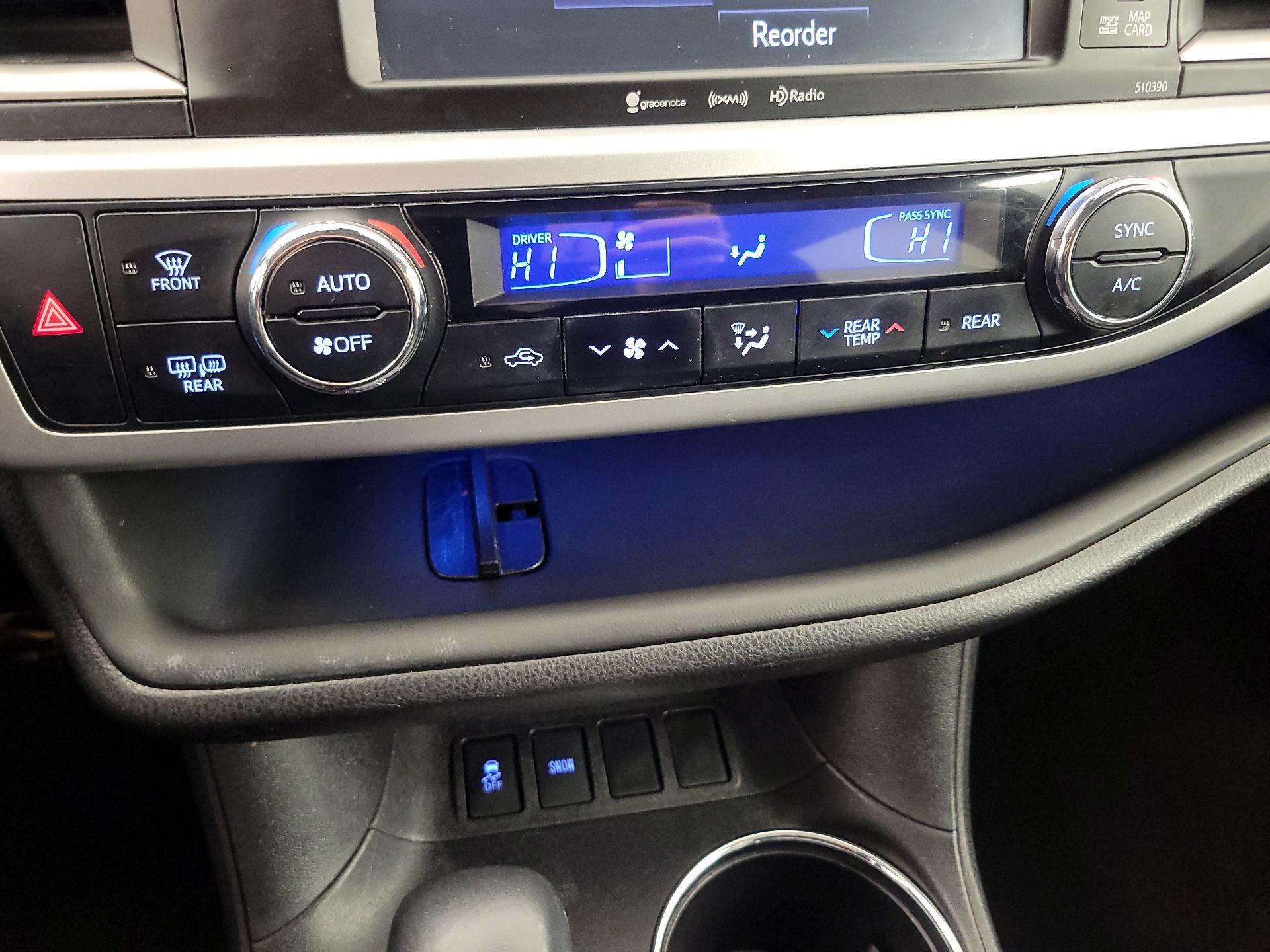 Thumbnail: 2019 Toyota Highlander - 16