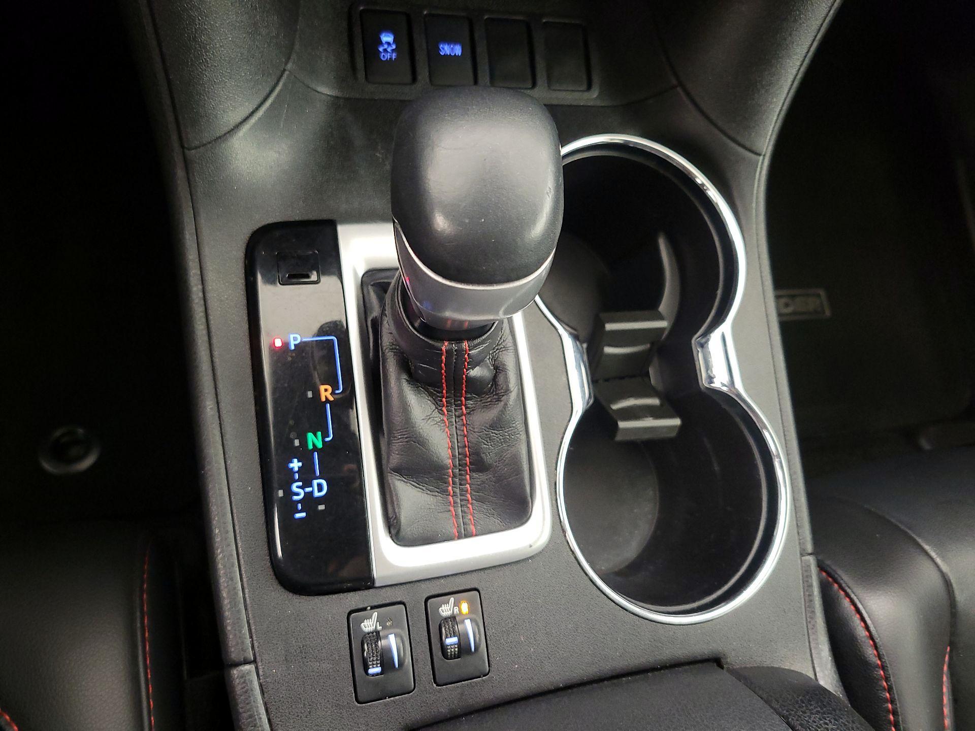 Thumbnail: 2019 Toyota Highlander - 17