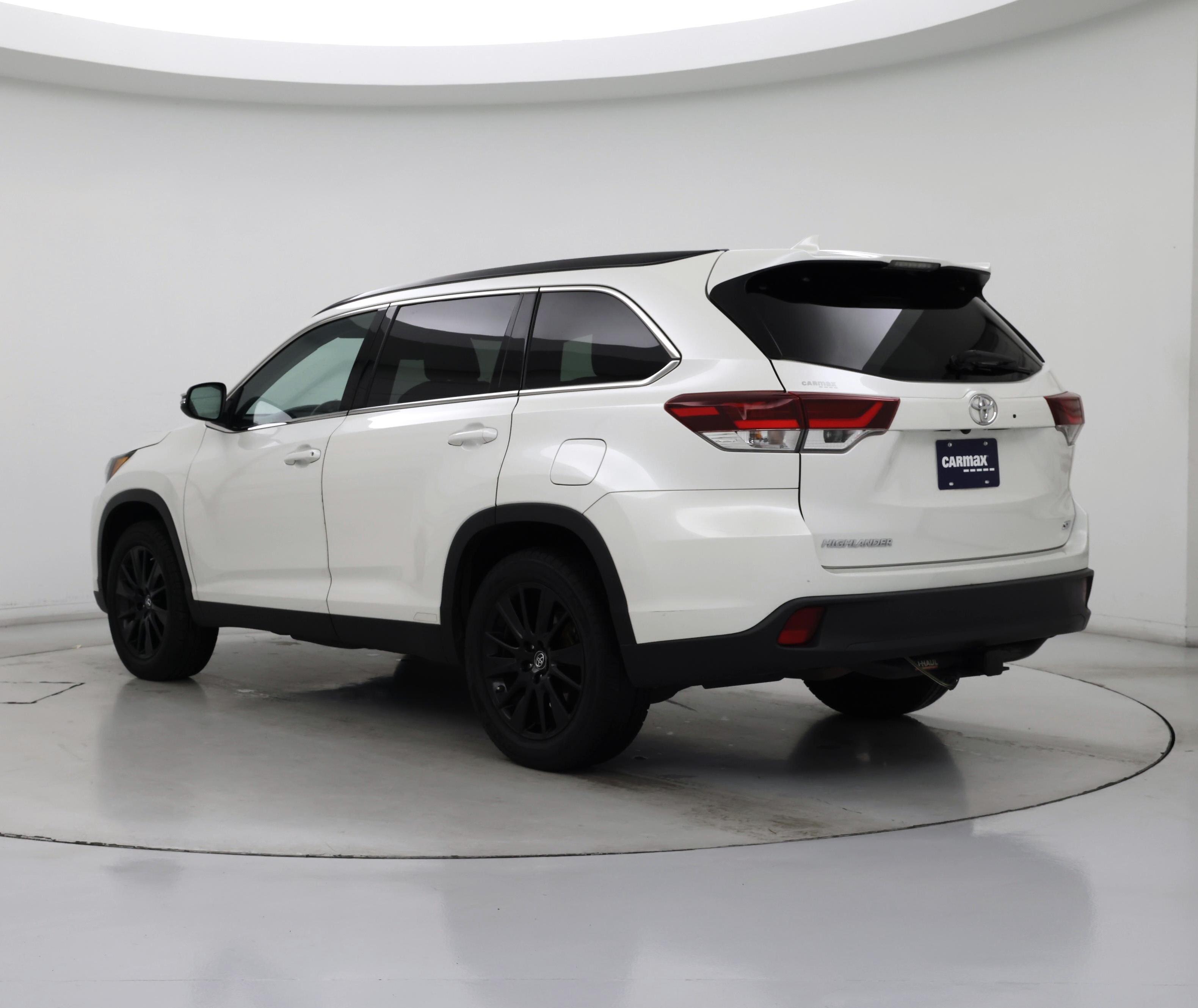Thumbnail: 2019 Toyota Highlander - 2