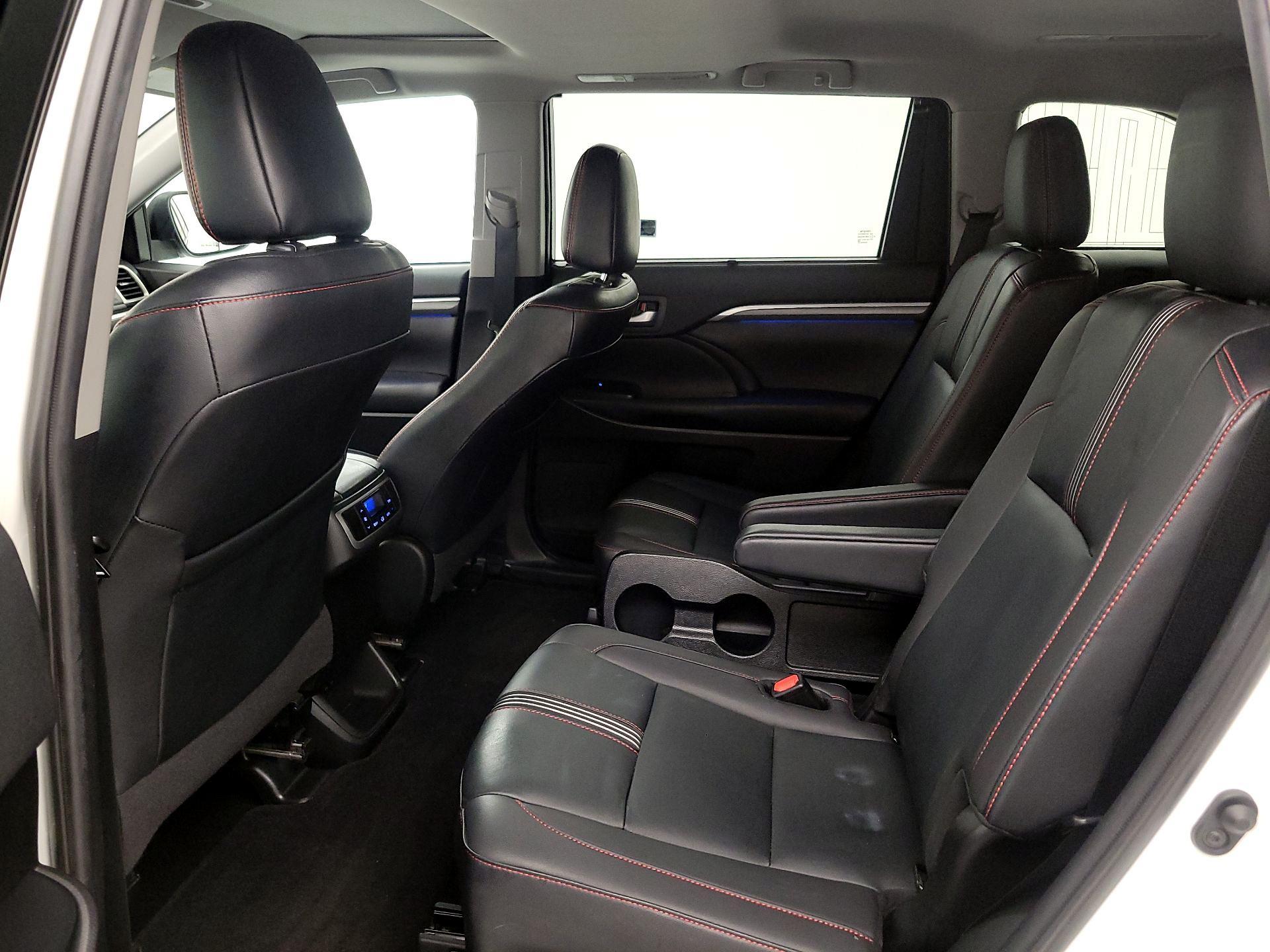 Thumbnail: 2019 Toyota Highlander - 20