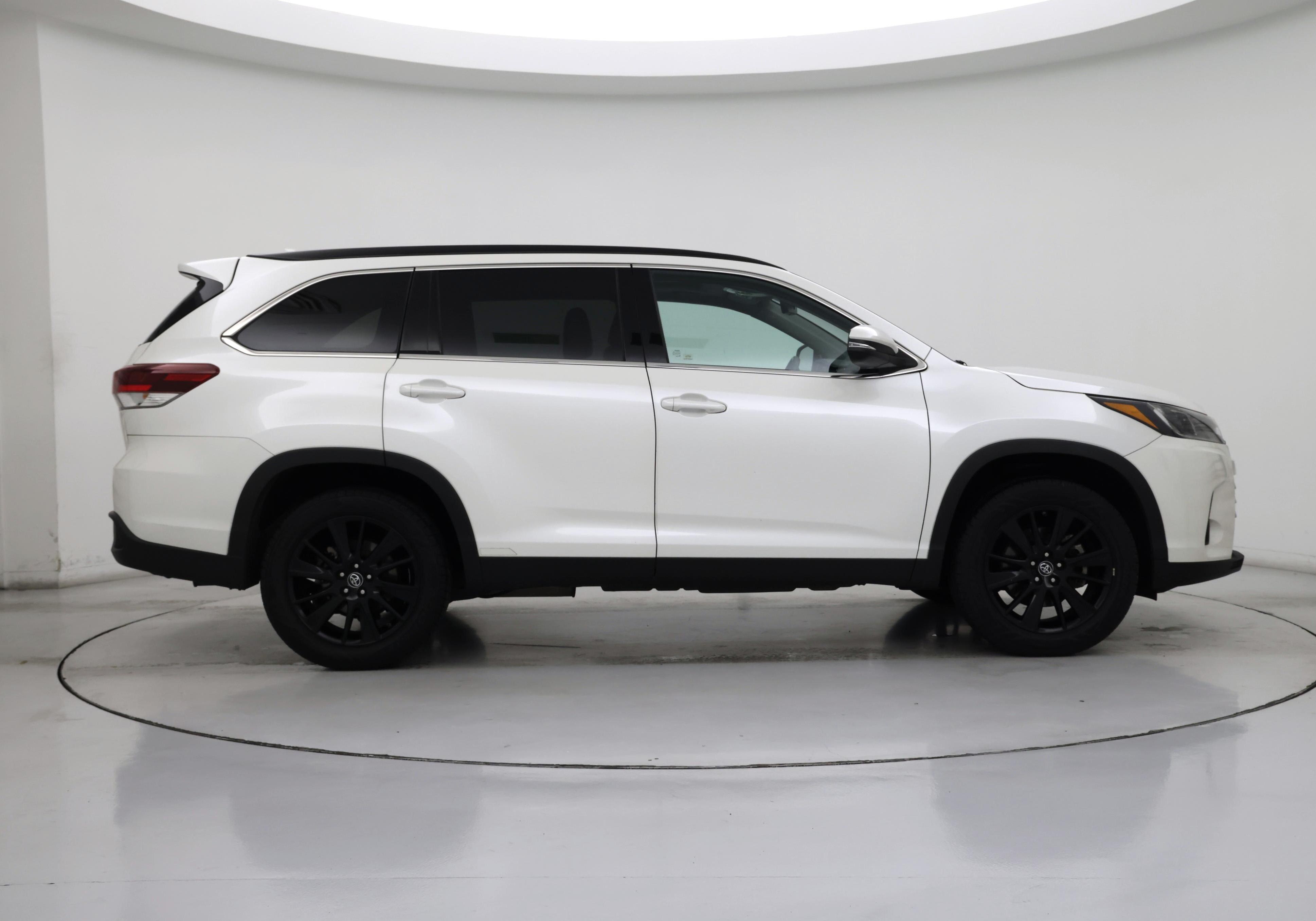 Thumbnail: 2019 Toyota Highlander - 7