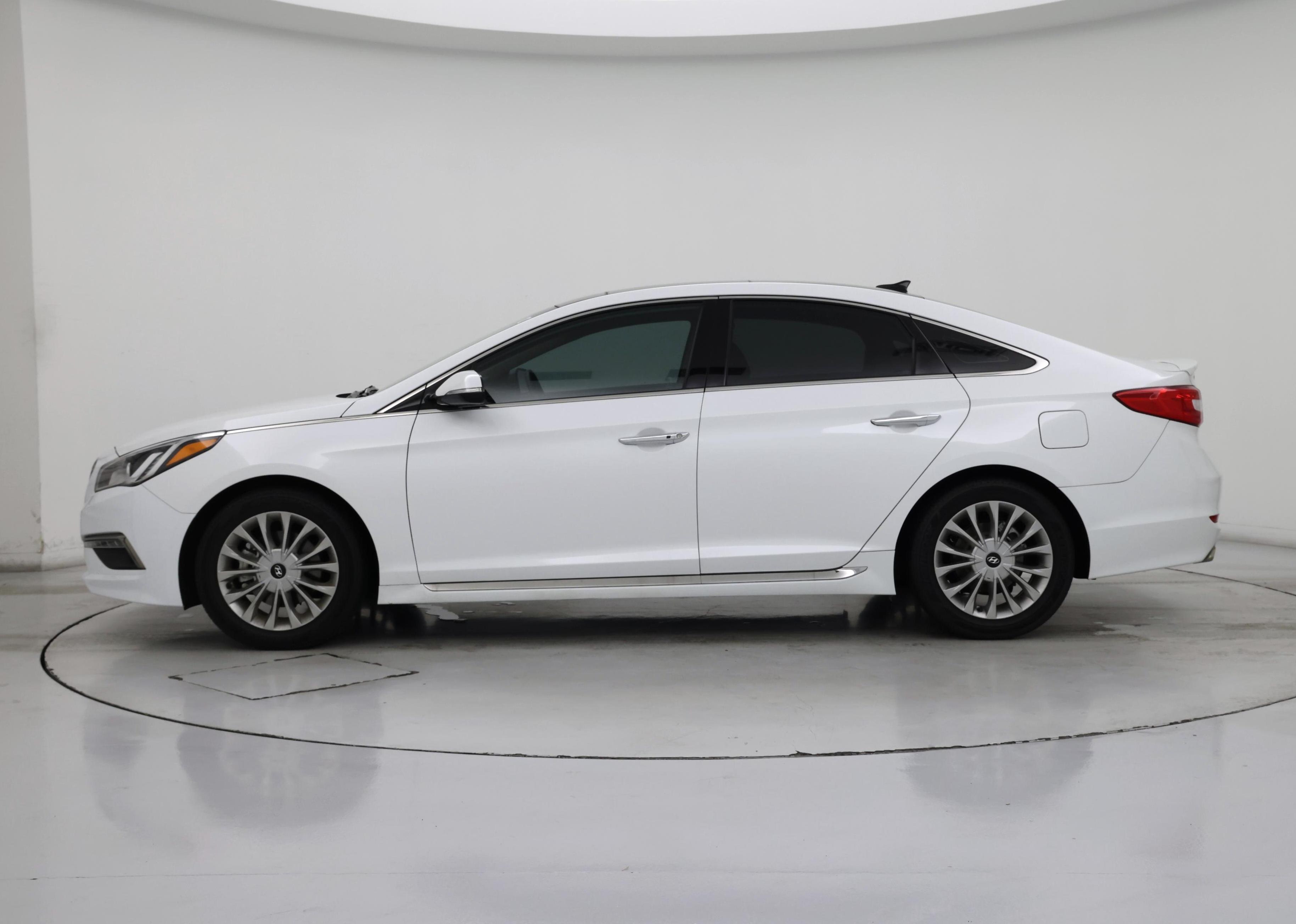 Thumbnail: 2015 Hyundai Sonata - 3