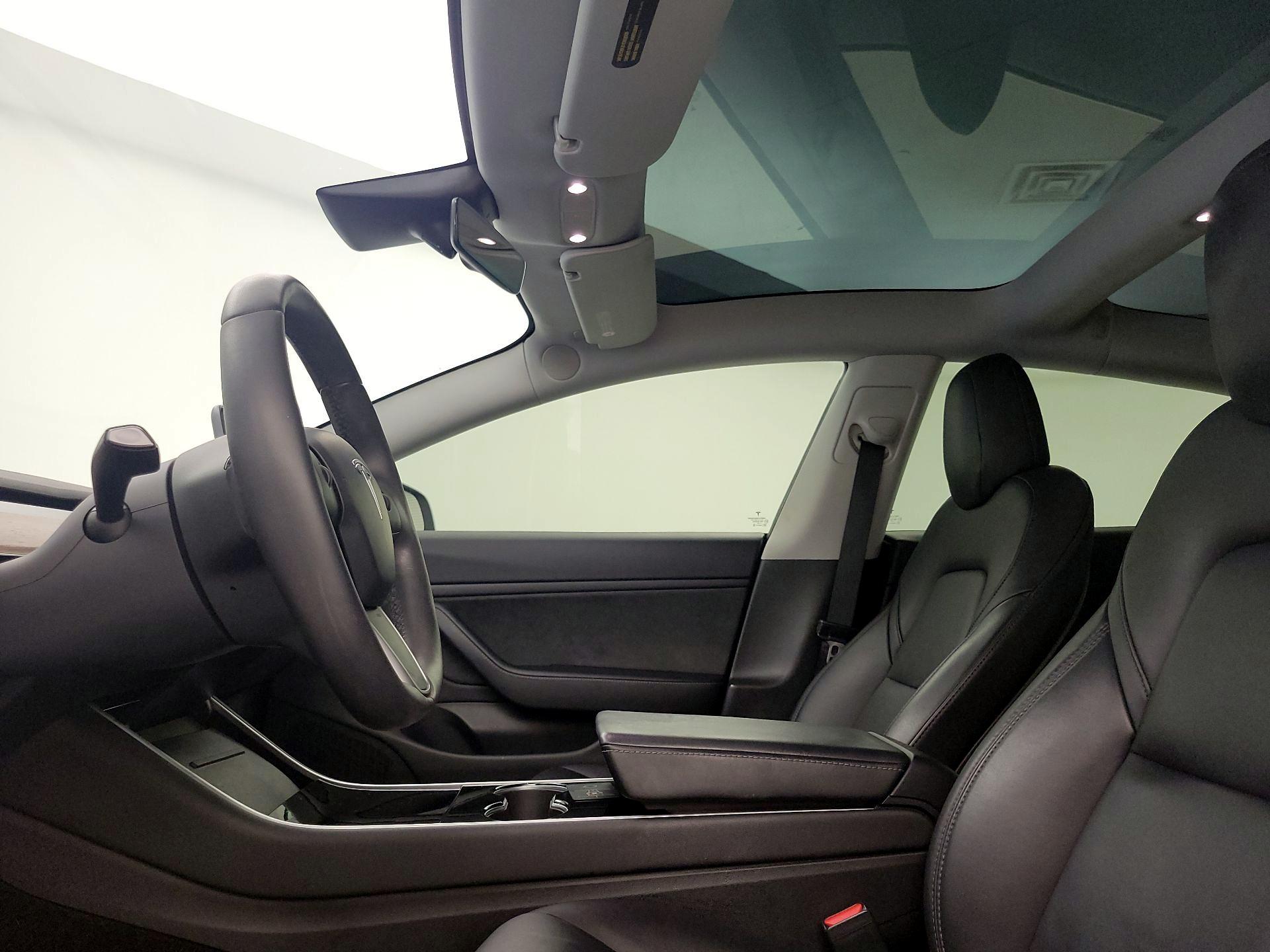 Thumbnail: 2020 Tesla Model 3 - 19