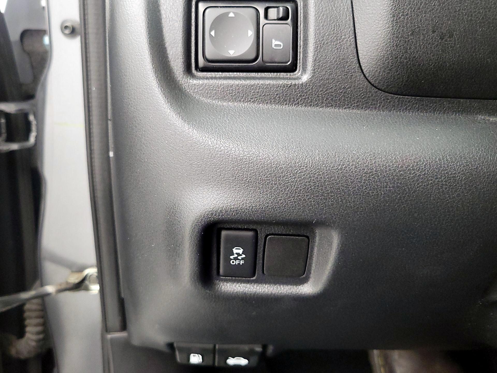 Thumbnail: 2018 Nissan Versa - 13