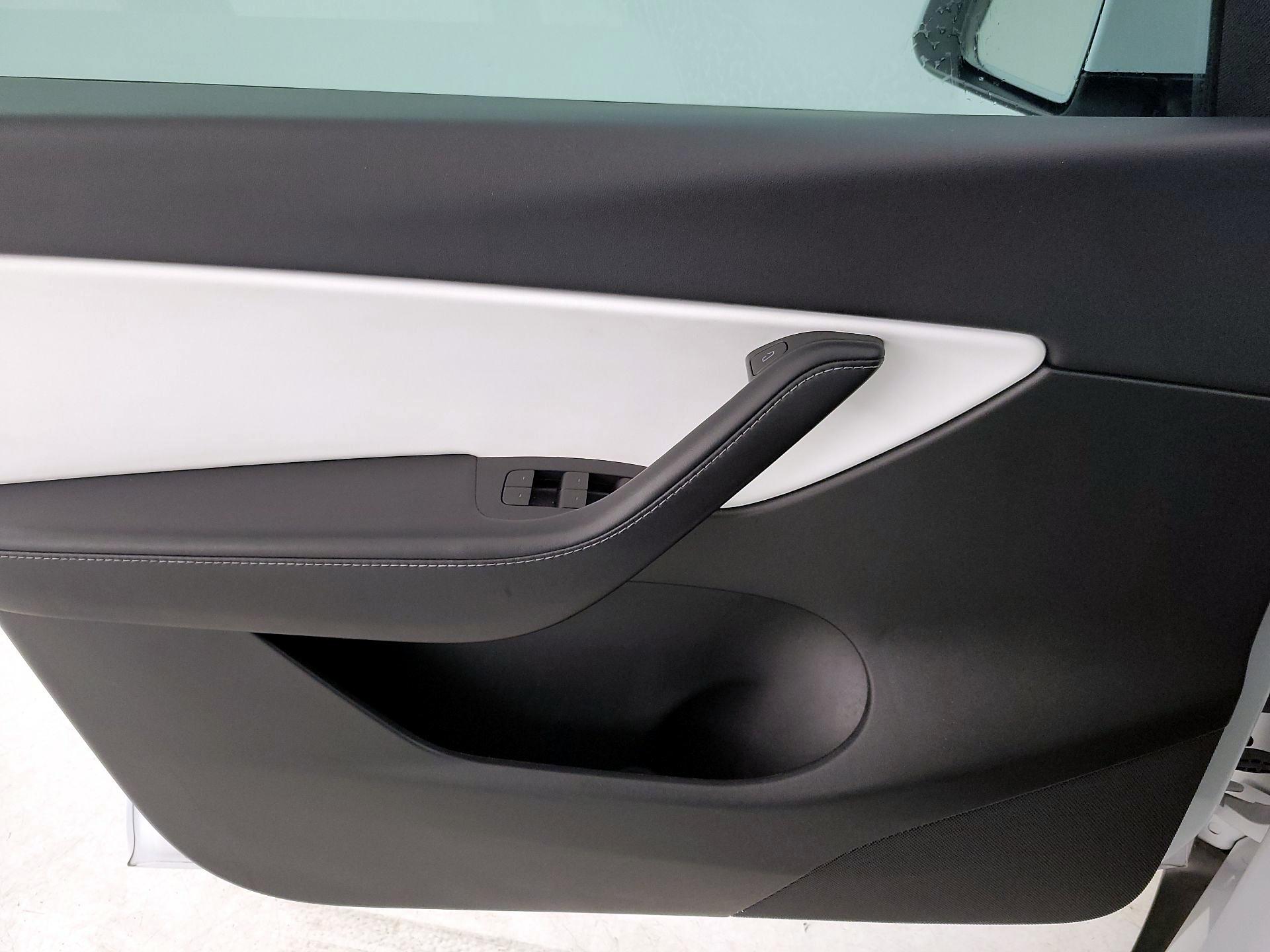 Thumbnail: 2022 Tesla Model Y - 12